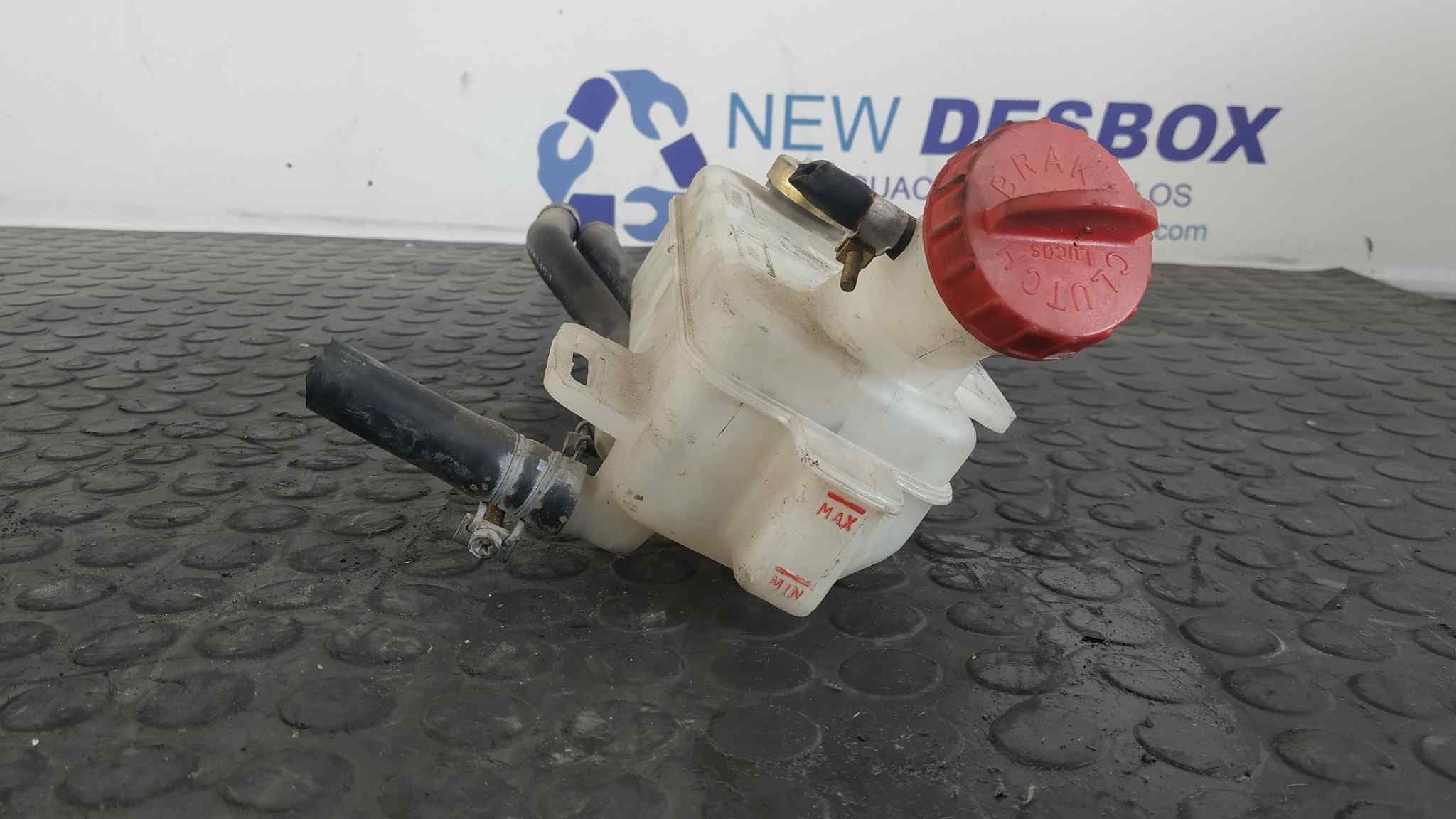 Recambio de DEPOSITO SERVO para NISSAN L-35 095 BD30 referencia OEM IAM 76047025 4