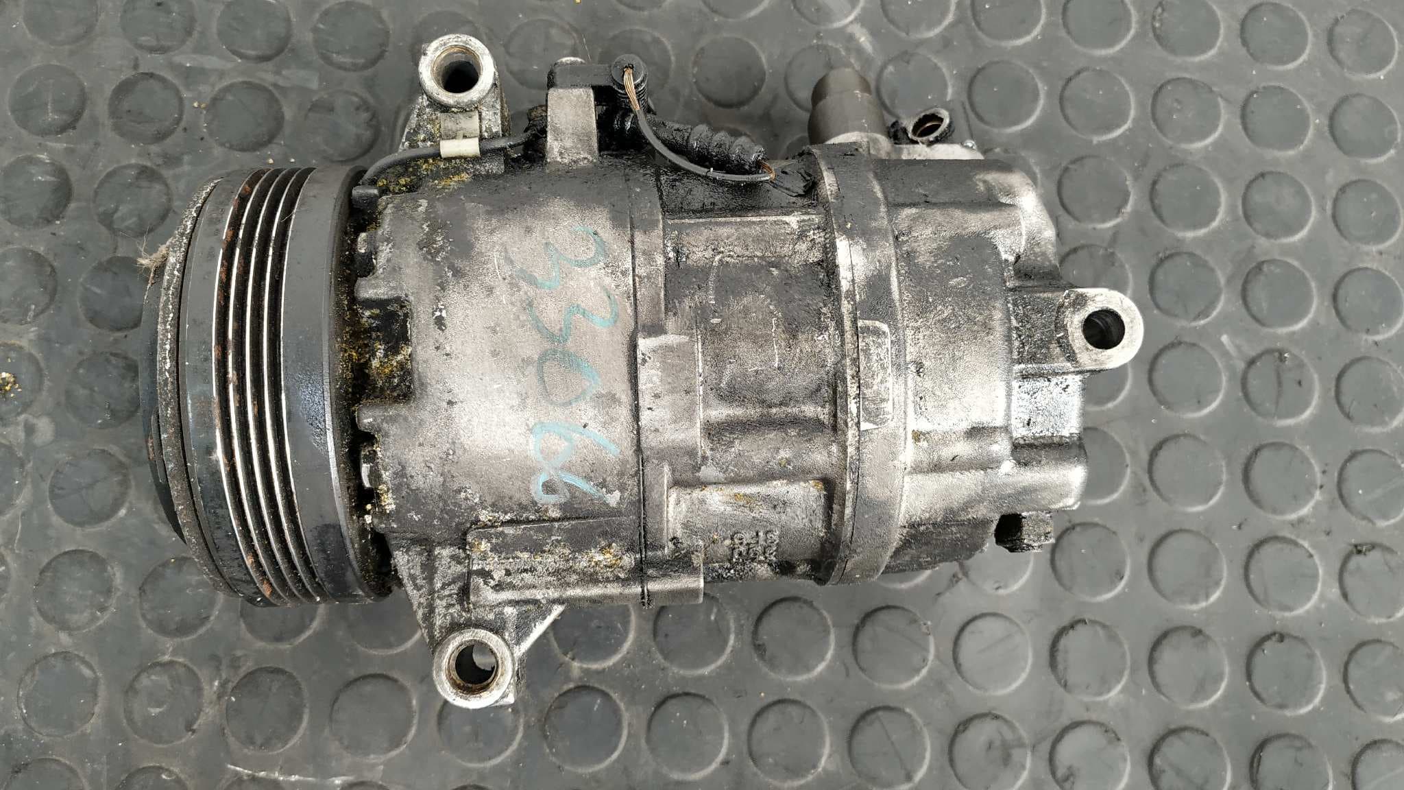 Recambio de COMPRESOR AIRE ACONDICIONADO para BMW SERIE 3 BERLINA (E46) D-204D4 referencia OEM IAM 64526905643     - AZUL 6