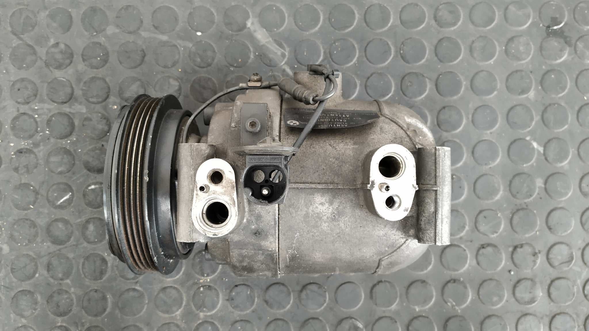 Recambio de COMPRESOR AIRE ACONDICIONADO para BMW SERIE 3 BERLINA (E36) 184E1 referencia OEM IAM 64528390339 7