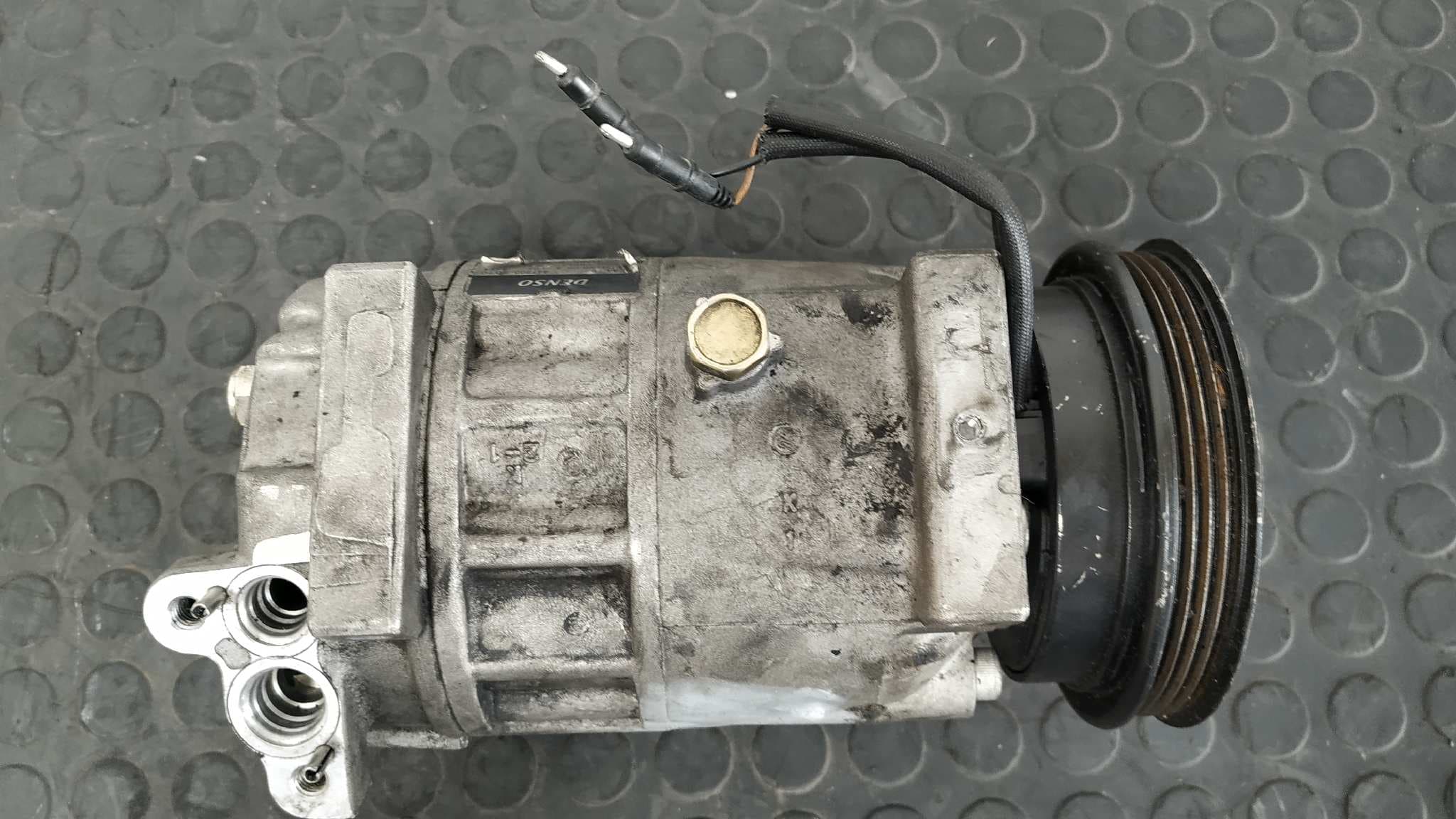 Recambio de COMPRESOR AIRE ACONDICIONADO para OPEL OMEGA B 2.5 TURBODIESEL (X 25 TD / U 25 TD / L93) 25DT referencia OEM IAM 90457635 4