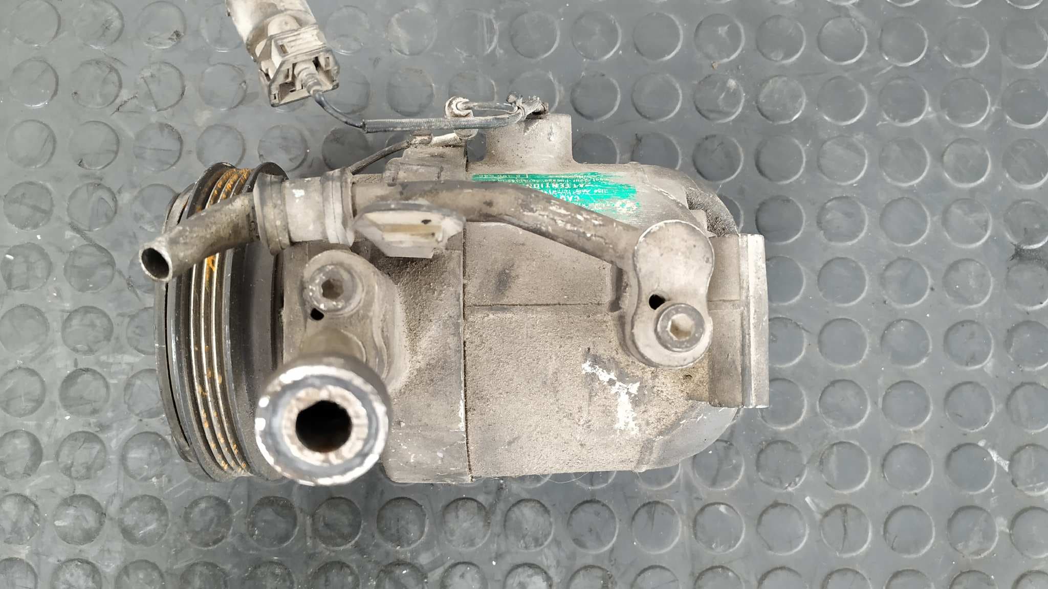 Recambio de COMPRESOR AIRE ACONDICIONADO para BMW SERIE 3 BERLINA (E36) 184E1 referencia OEM IAM 64528391137 6