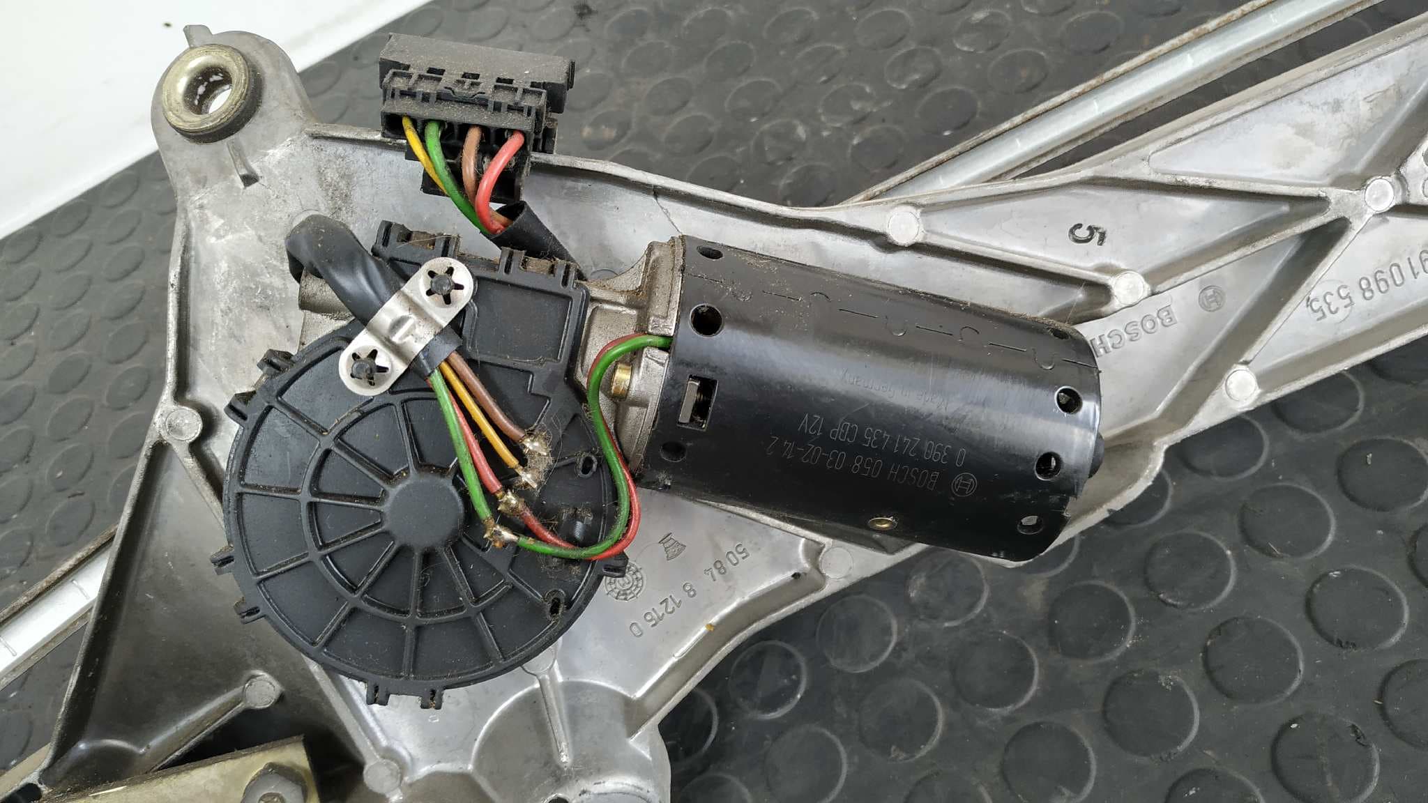Recambio de MOTOR LIMPIA DELANTERO para MERCEDES-BENZ CLASE S (W220) BERLINA OM648960 referencia OEM IAM 0390241435   - GRIS 9