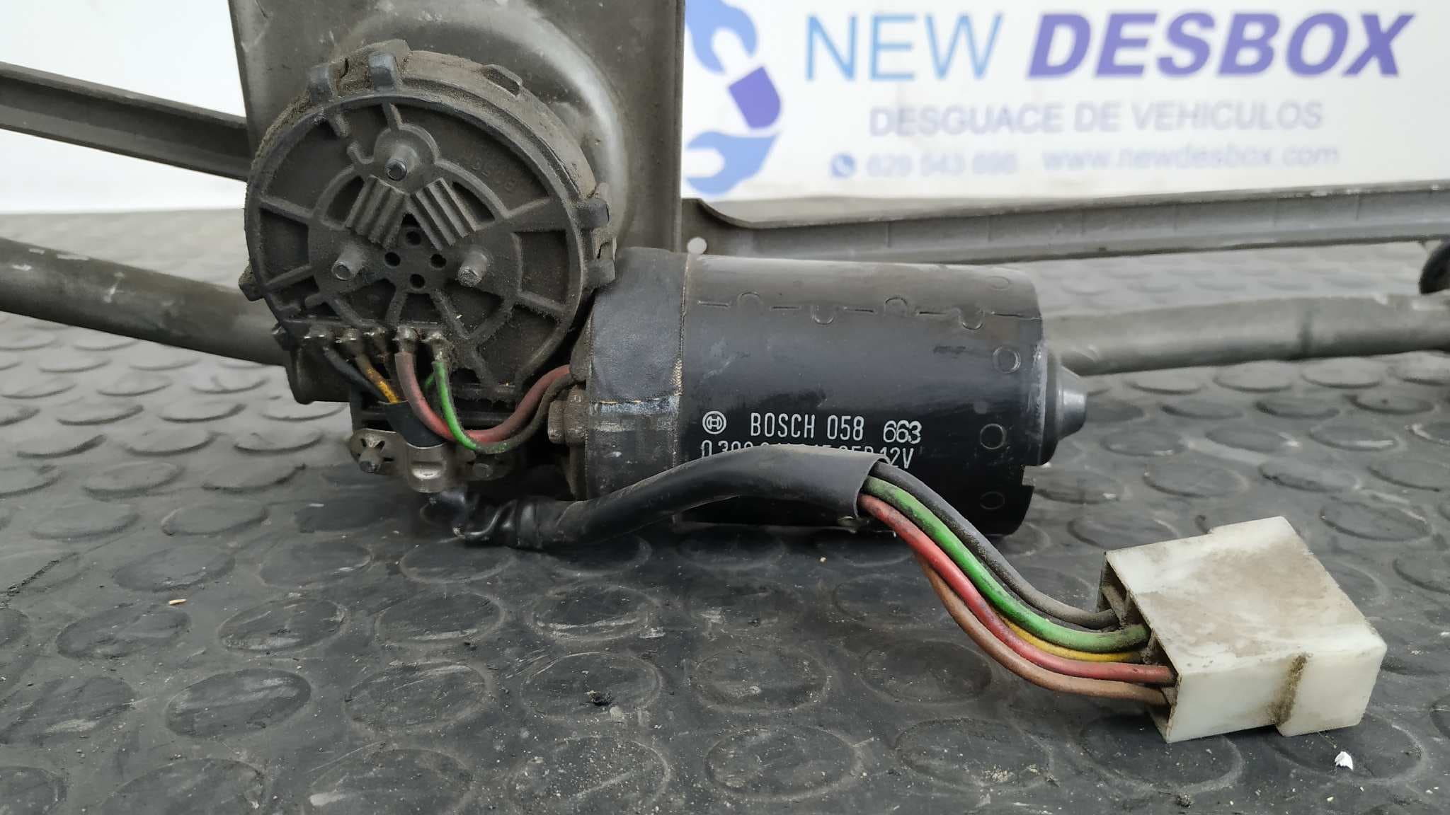 Recambio de MOTOR LIMPIA DELANTERO para MERCEDES-BENZ SPRINTER CAJA ABIERTA/DOBLE CAB. (SERIE 901-904) 2.9 Turbodiesel 602980 referencia OEM IAM 0390241345   - 3