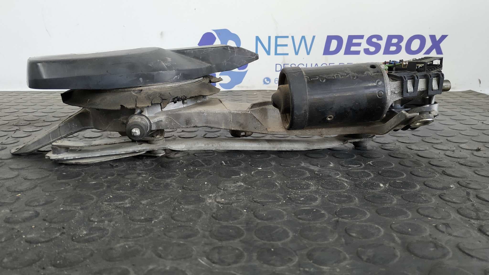 Recambio de MOTOR LIMPIA DELANTERO para MERCEDES-BENZ CLASE E (W210) BERLINA DIESEL 3.0 Turbodiesel CAT OM606962 referencia OEM IAM 0390241420   - GRIS 6