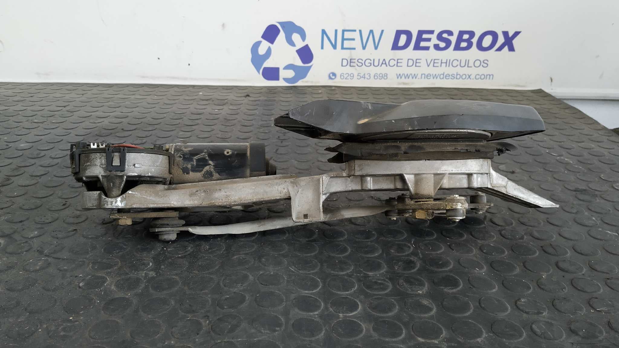 Recambio de MOTOR LIMPIA DELANTERO para MERCEDES-BENZ CLASE E (W210) BERLINA DIESEL 3.0 Turbodiesel CAT OM606962 referencia OEM IAM 0390241420   - GRIS 8