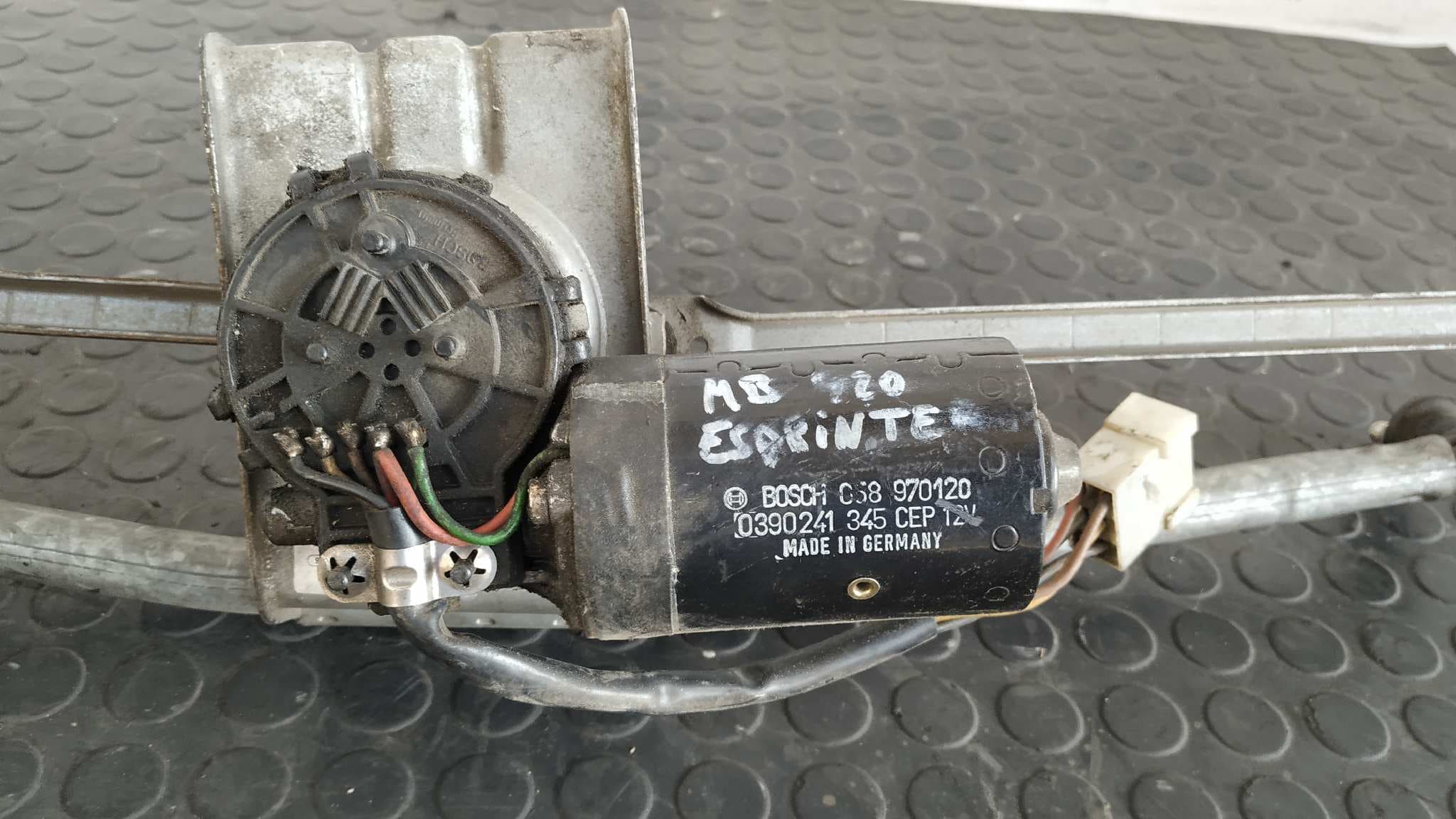 Recambio de MOTOR LIMPIA DELANTERO para MERCEDES-BENZ SPRINTER 02.00 referencia OEM IAM 0390241345 3