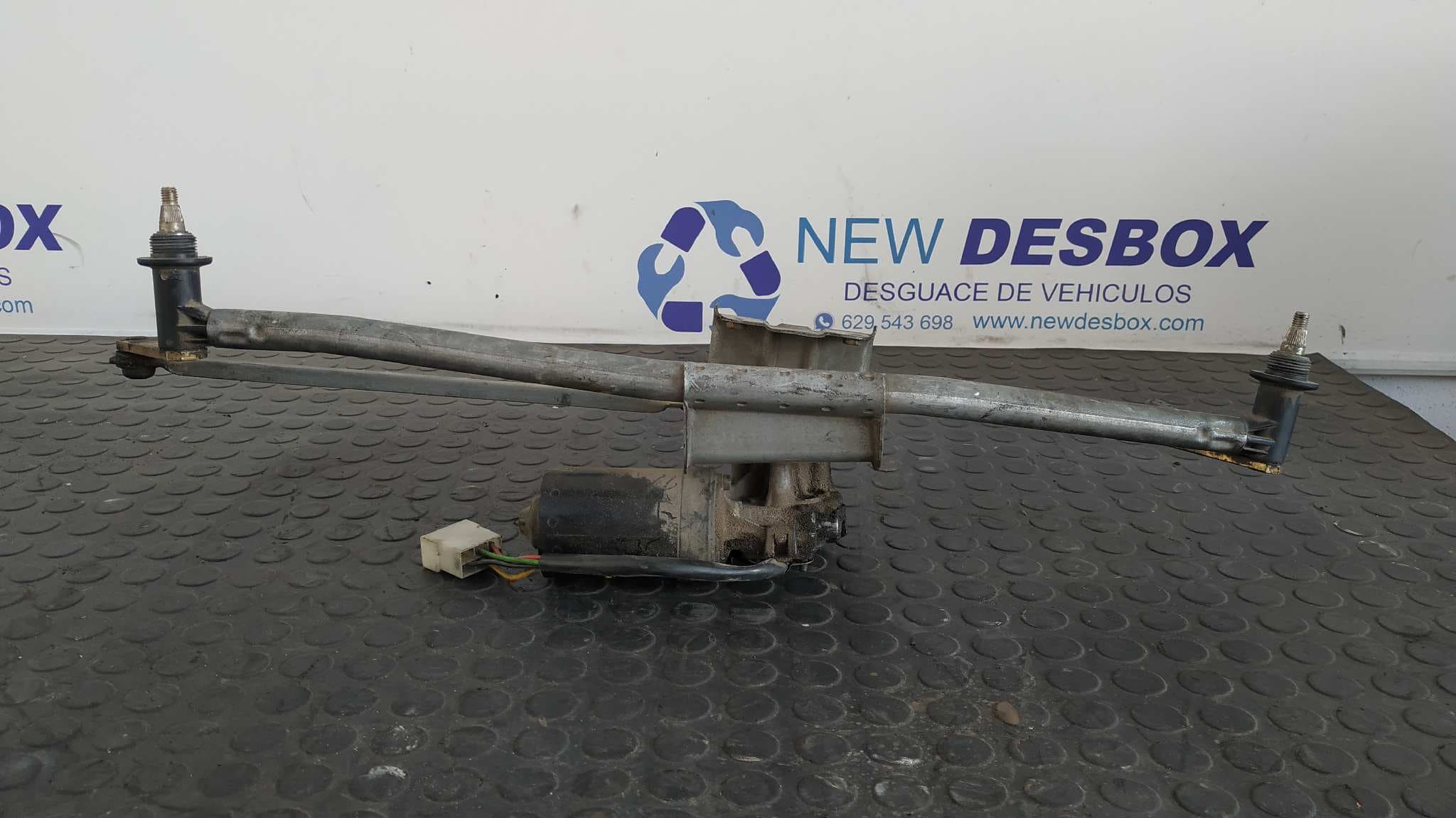Recambio de MOTOR LIMPIA DELANTERO para MERCEDES-BENZ SPRINTER 02.00 referencia OEM IAM 0390241345 4