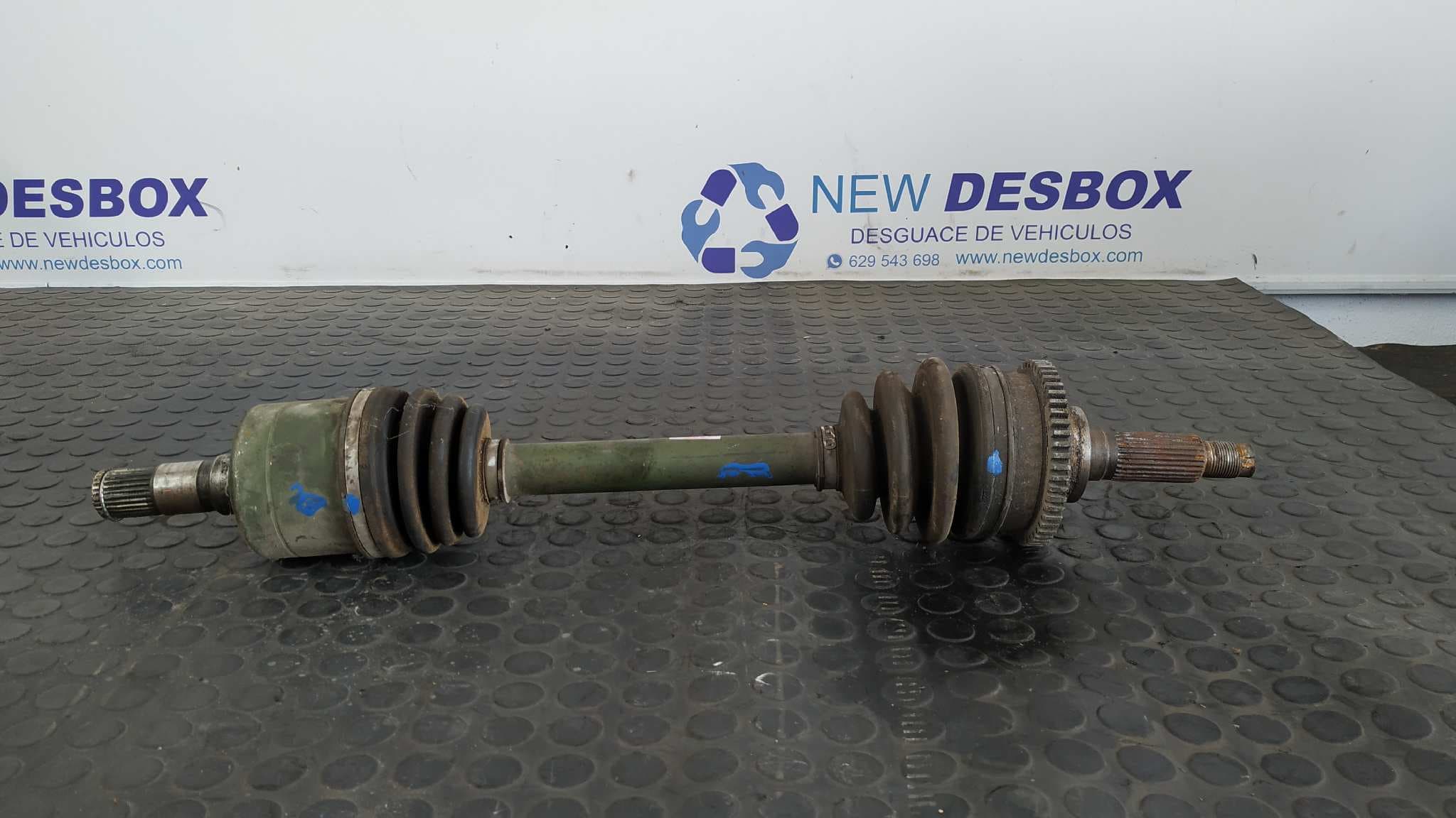 Recambio de TRANSMISION DELANTERA IZQUIERDA para KIA CARNIVAL II 2.9 CRDi LX J3 referencia OEM IAM    - PLATA