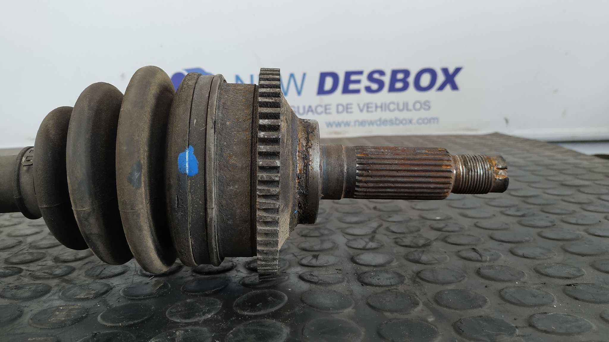 Recambio de TRANSMISION DELANTERA IZQUIERDA para KIA CARNIVAL II 2.9 CRDi LX J3 referencia OEM IAM    - PLATA 2