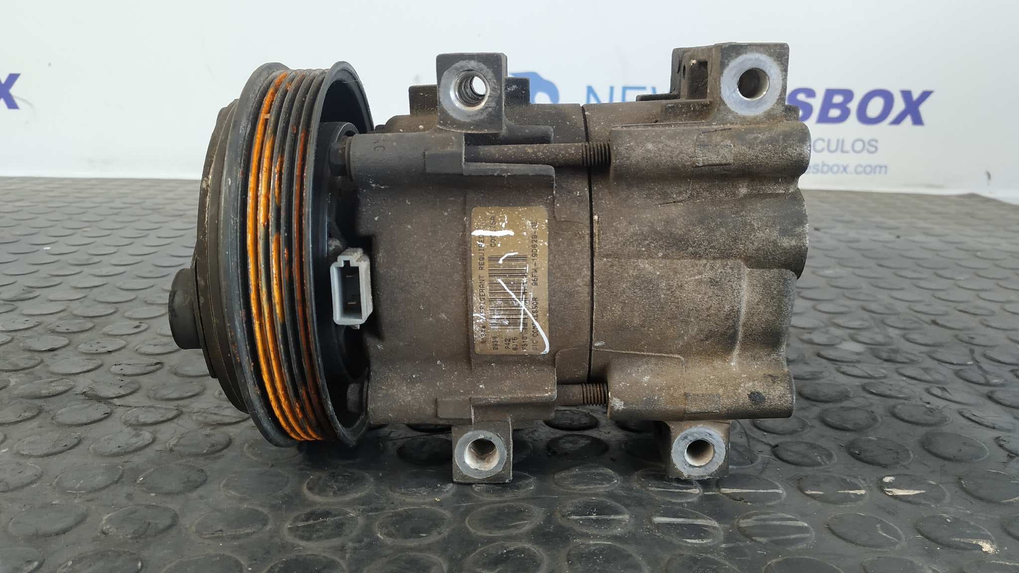 Recambio de COMPRESOR AIRE ACONDICIONADO para FORD FIESTA BERLINA (DX) J4L referencia OEM IAM 96FW19D629AE 2