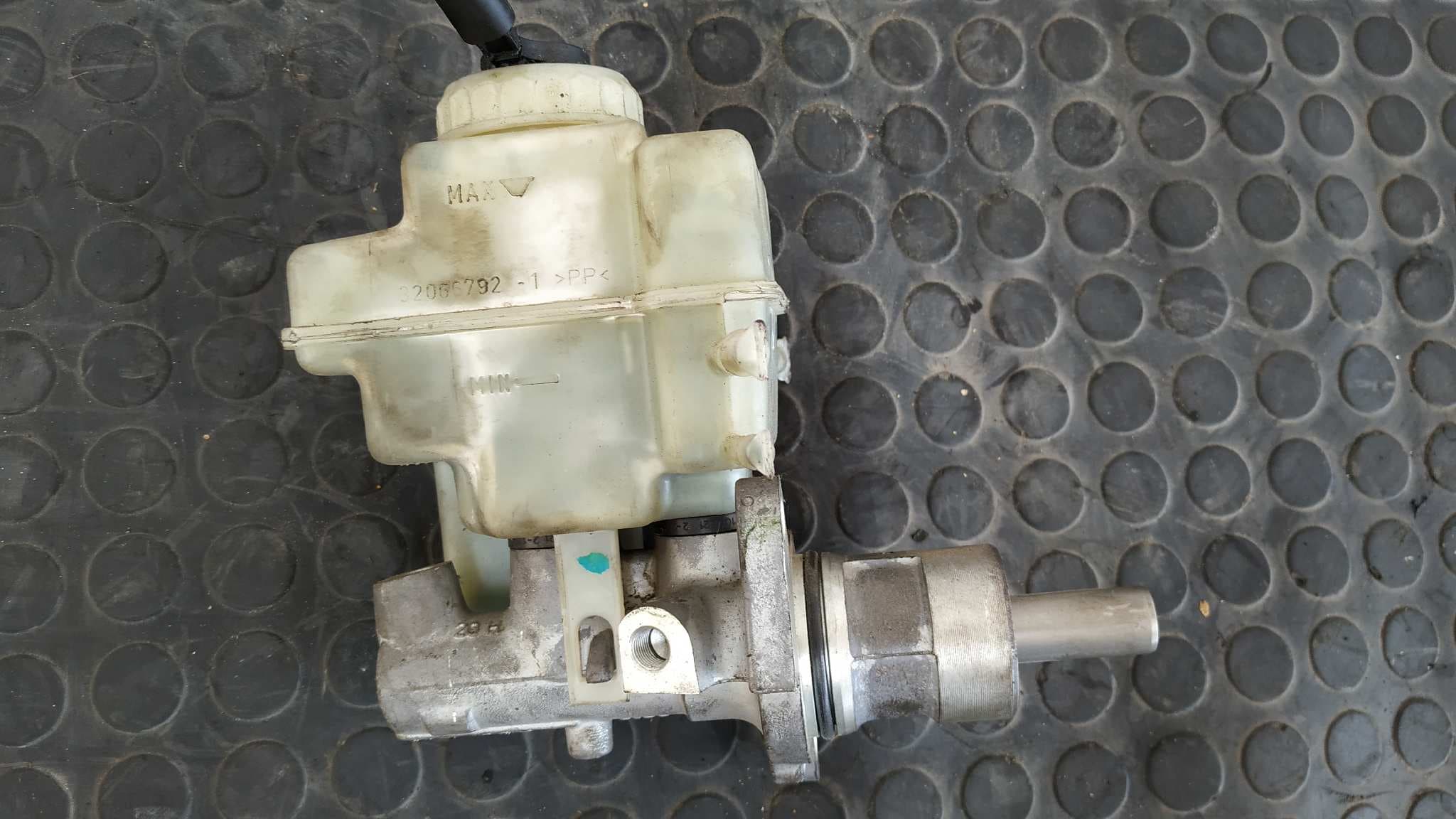 Recambio de BOMBA FRENO para BMW SERIE 5 BERLINA (E39) M52B28 referencia OEM IAM 320667921   - BLANCO 4