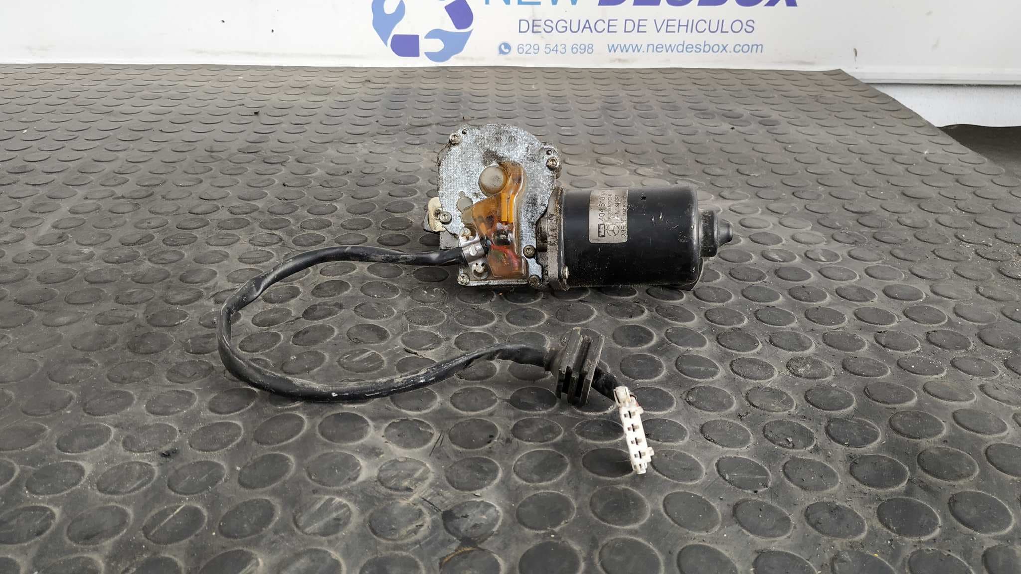 Recambio de MOTOR LIMPIA DELANTERO para MERCEDES-BENZ CLASE C (W203) BERLINA 2.2 CDI CAT 611962 referencia OEM IAM A2038200342   - NEGRO
