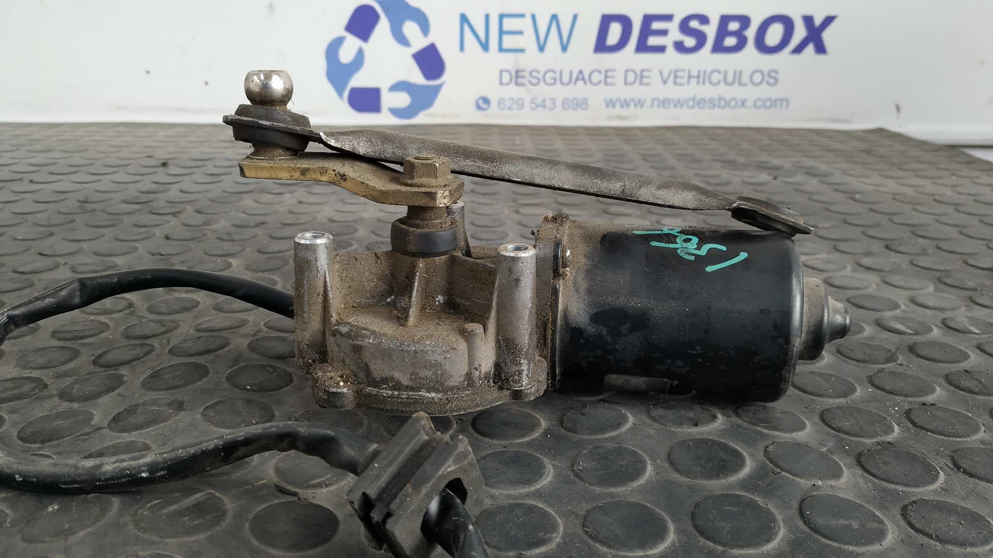 Recambio de MOTOR LIMPIA DELANTERO para MERCEDES-BENZ CLASE C (W203) BERLINA 2.2 CDI CAT 611962 referencia OEM IAM A2038200342   - NEGRO 8