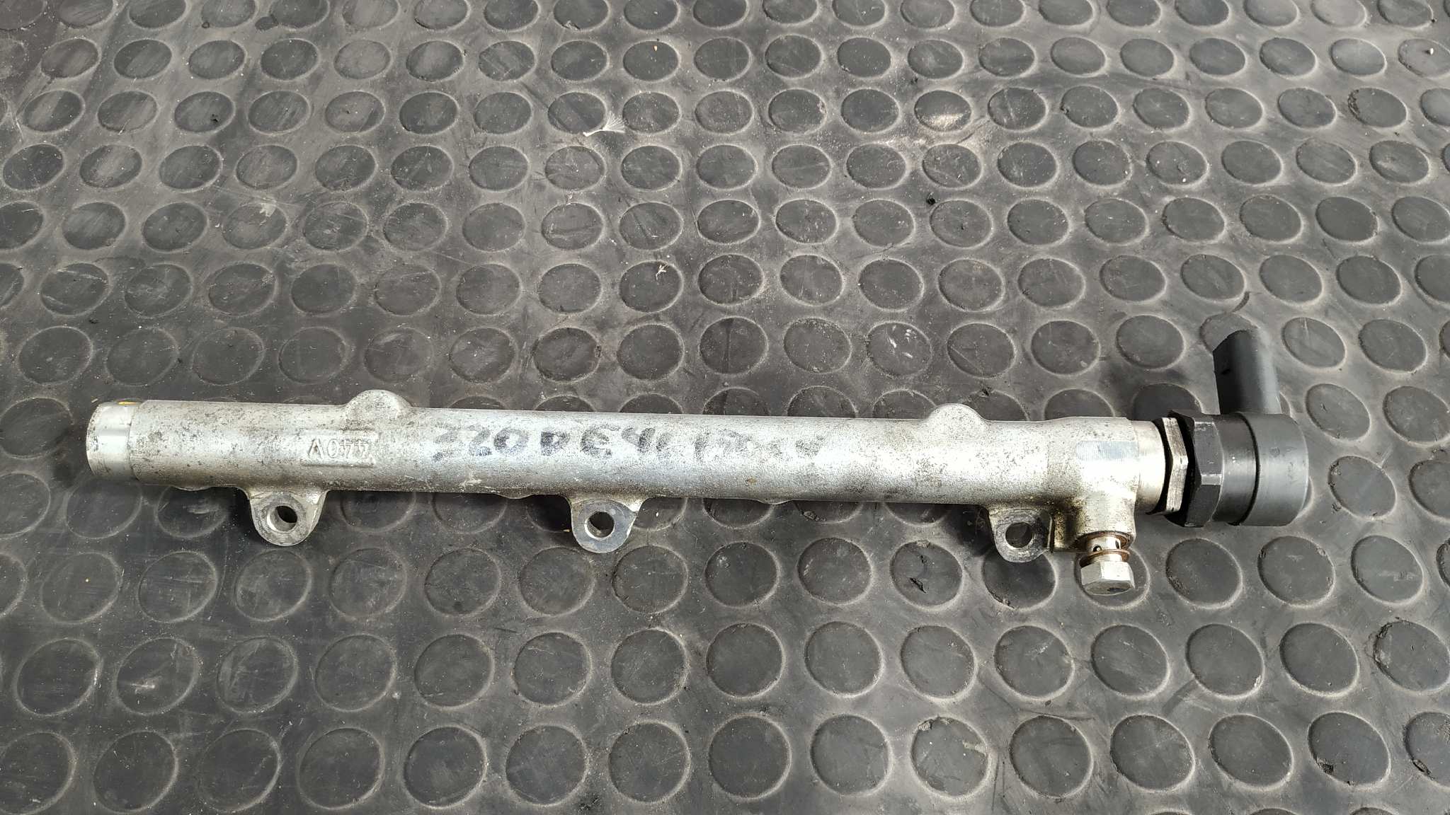 Recambio de RAMPA INYECTORA para BMW SERIE 3 BERLINA (E46) 204D4 referencia OEM IAM 7787164 2