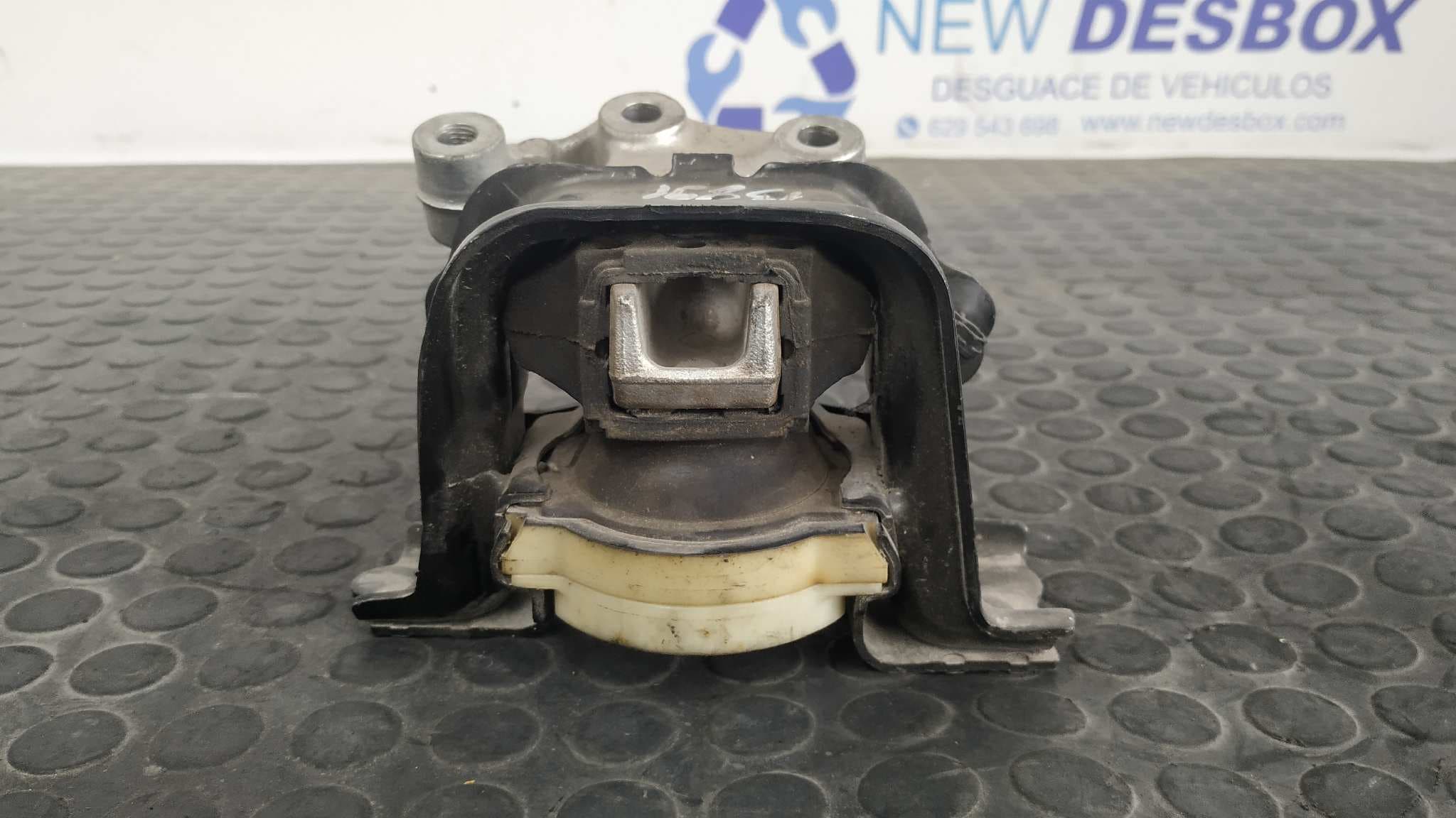 Recambio de SOPORTE MOTOR DERECHO para PEUGEOT 207 SW Confort 9HXDV6ATED4 referencia OEM IAM 9681706580   - PLATA