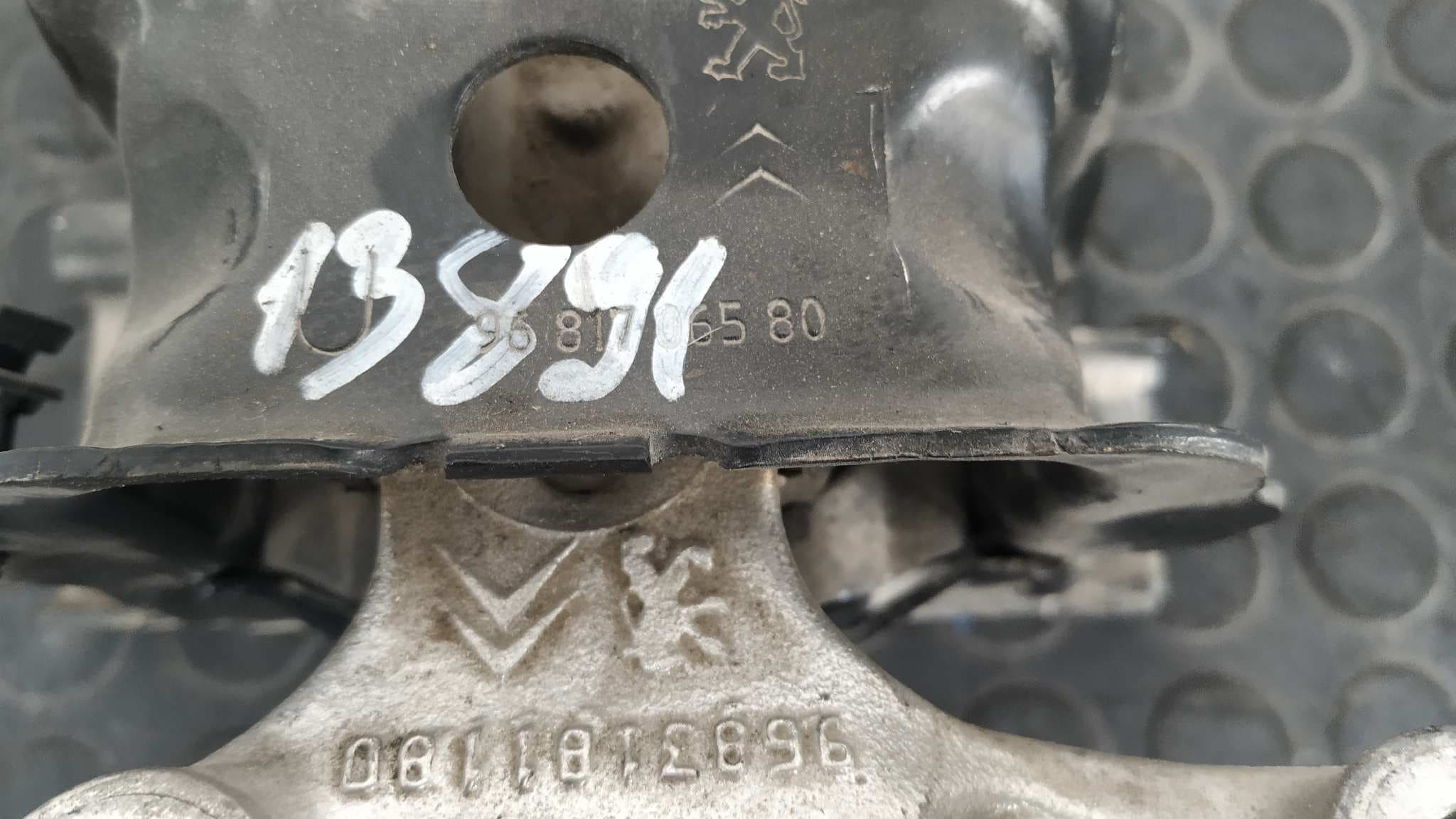 Recambio de SOPORTE MOTOR DERECHO para PEUGEOT 207 SW Confort 9HXDV6ATED4 referencia OEM IAM 9681706580   - PLATA 4