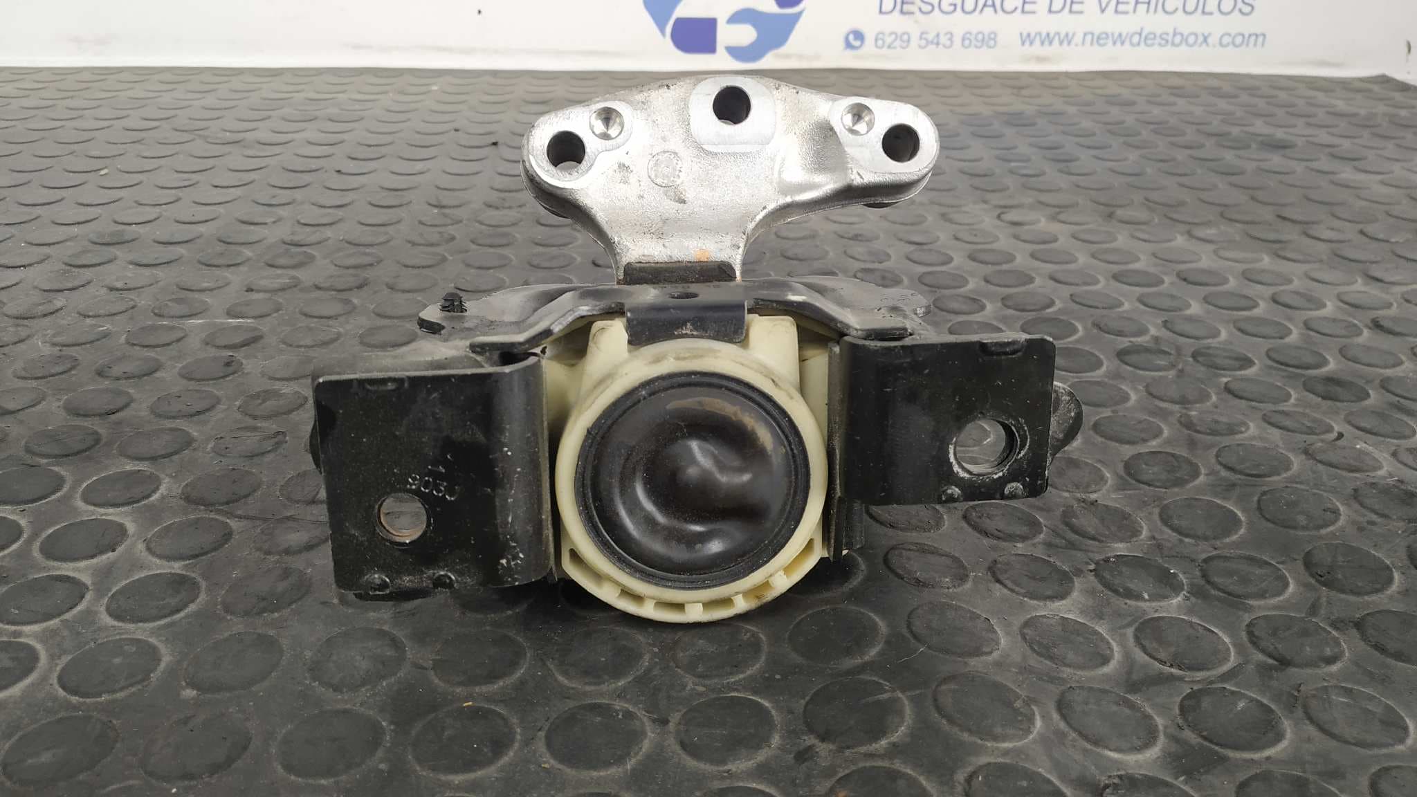 Recambio de SOPORTE MOTOR DERECHO para PEUGEOT 207 SW Confort 9HXDV6ATED4 referencia OEM IAM 9681706580   - PLATA 5