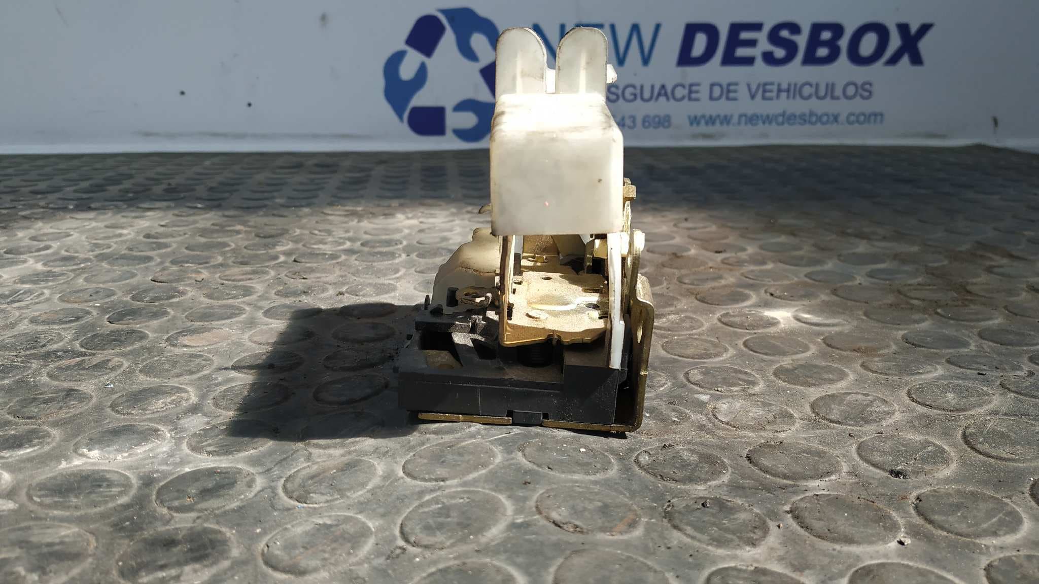 Recambio de CERRADURA PUERTA TRASERA DERECHA para RENAULT CLIO II FASE II (B/CB0) Authentique Confort K9KA7 referencia OEM IAM    - AZUL 6