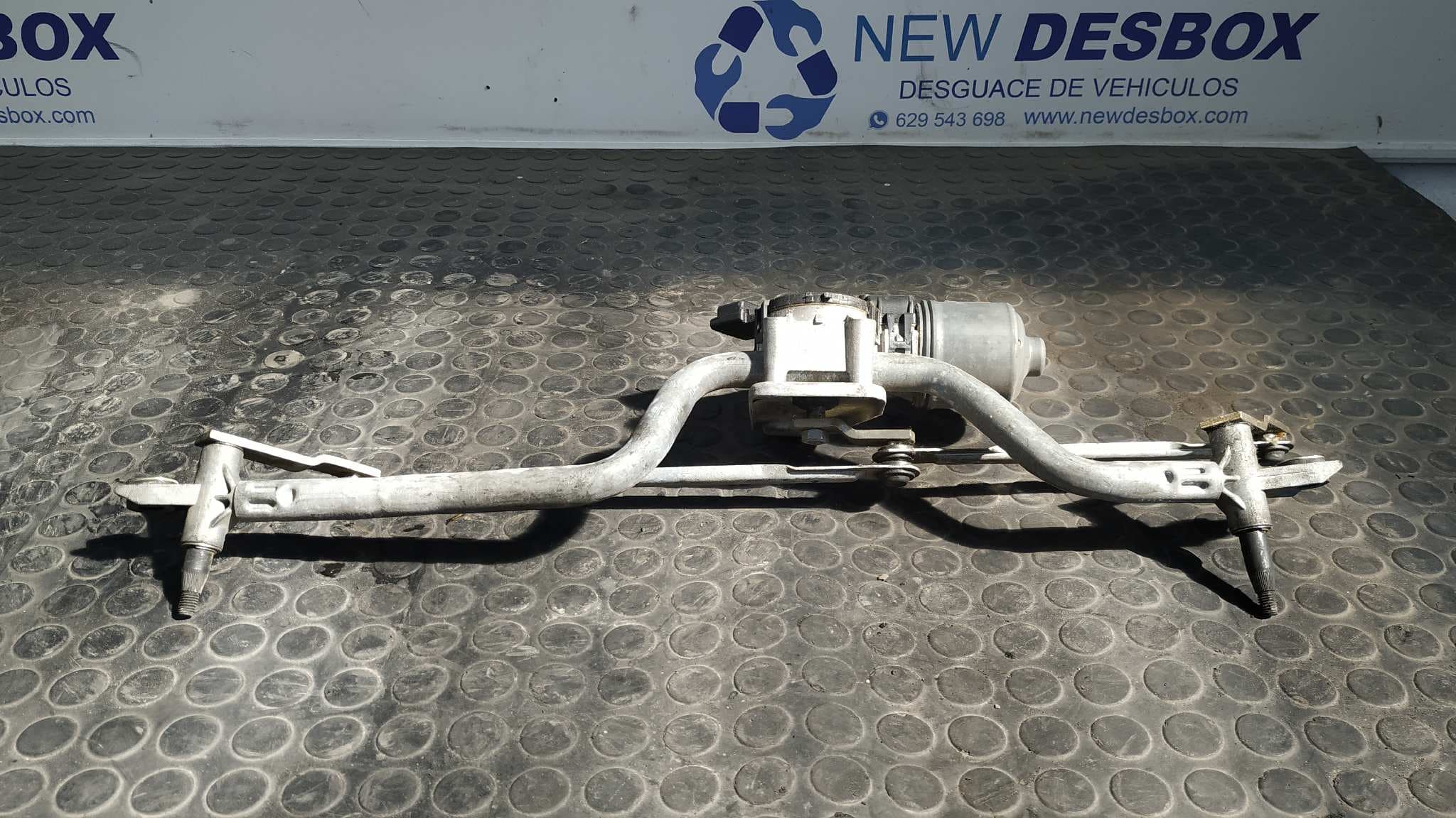 Recambio de MOTOR LIMPIA DELANTERO para RENAULT CLIO II FASE II (B/CB0) referencia OEM IAM 0390241535 2