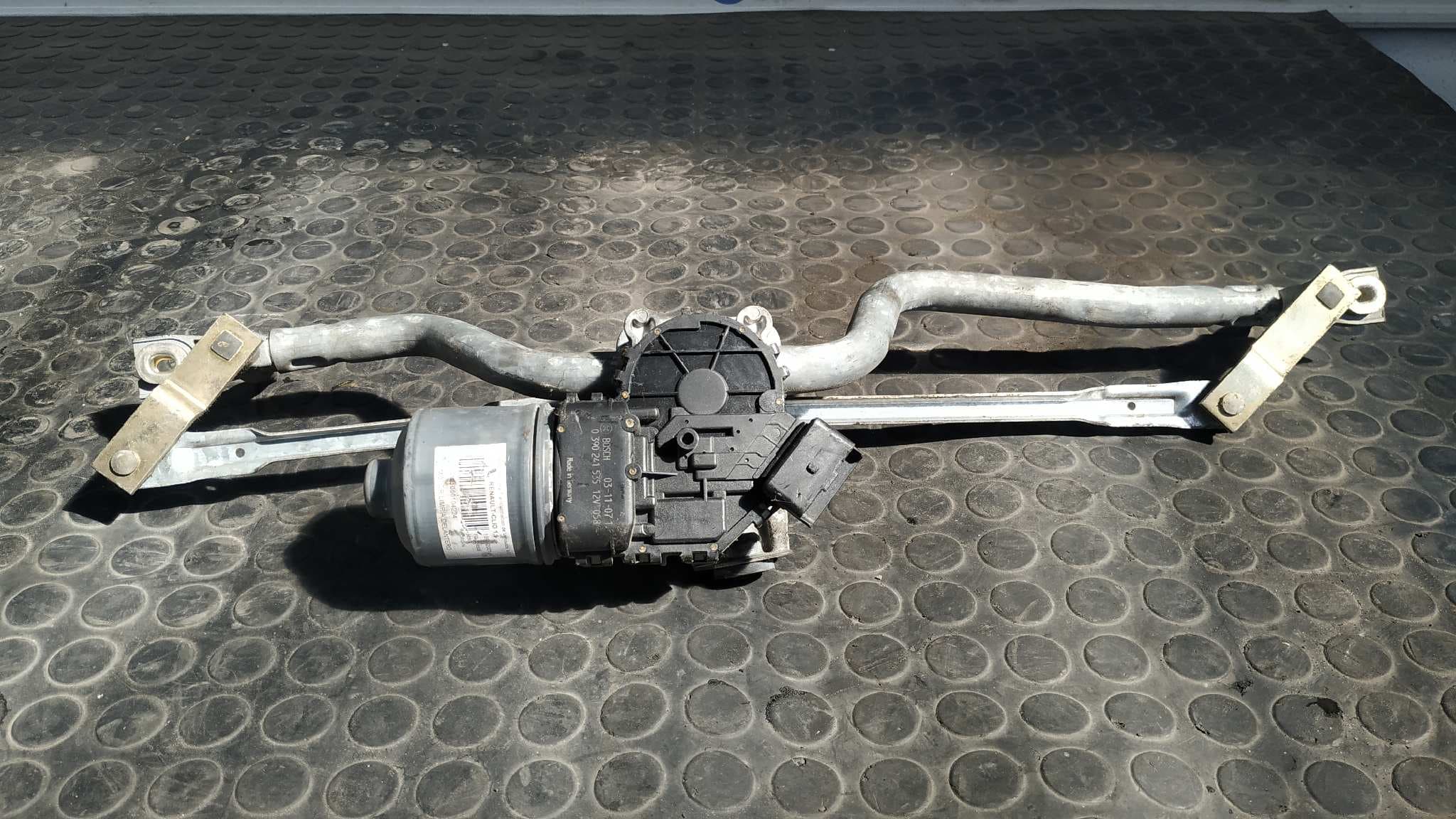 Recambio de MOTOR LIMPIA DELANTERO para RENAULT CLIO II FASE II (B/CB0) referencia OEM IAM 0390241535 5