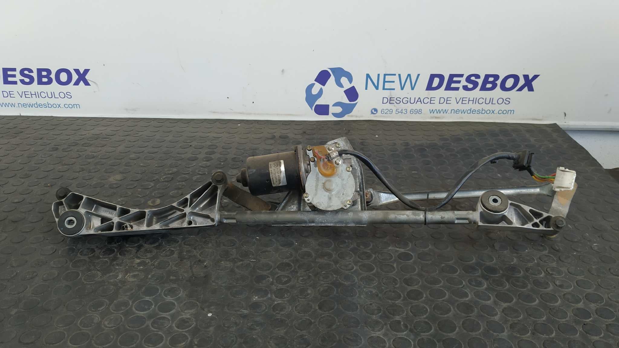 Recambio de MOTOR LIMPIA DELANTERO para MERCEDES-BENZ CLASE C (W203) BERLINA OM611962 referencia OEM IAM A2038200342   - GRIS 5