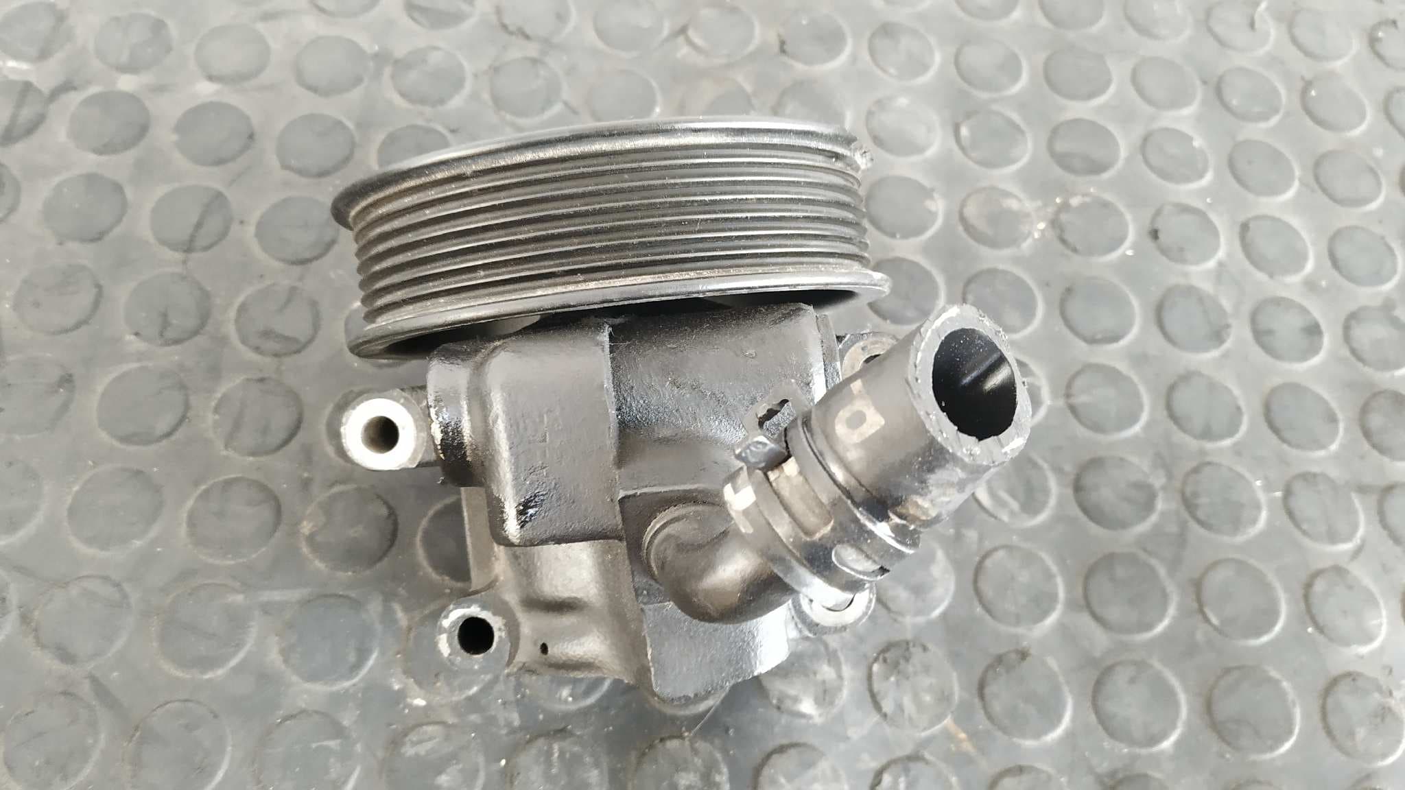 Recambio de BOMBA DIRECCION para FORD TRANSIT CAJA CERRADA, LARGA (FY) (2000 =>) FT  330   2.4  Express-Line D0FA referencia OEM IAM HDBJV   - BLANCO 3