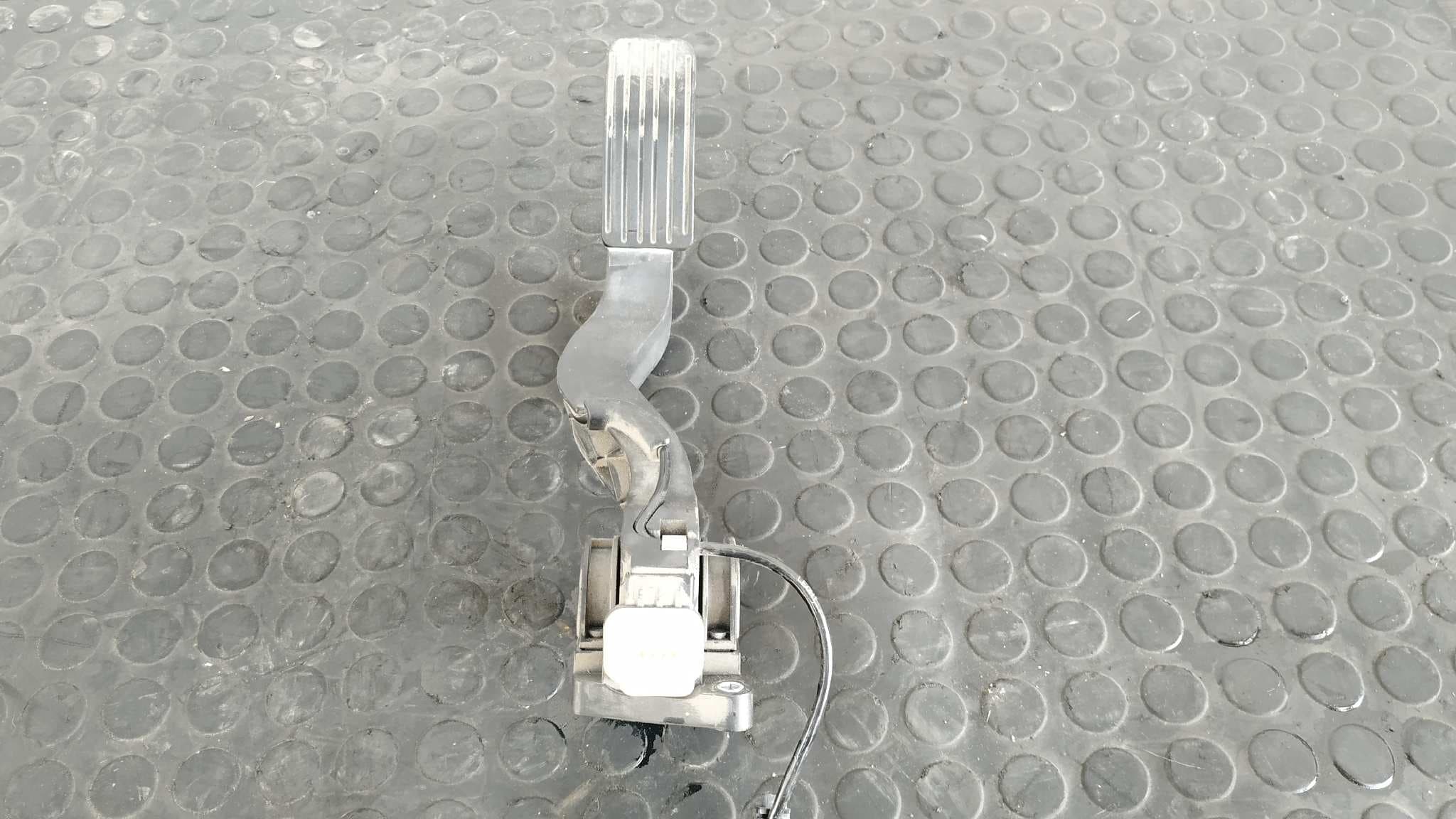 Recambio de POTENCIOMETRO PEDAL para CITROEN C4 BERLINA KFU  referencia OEM IAM 9650889180 3