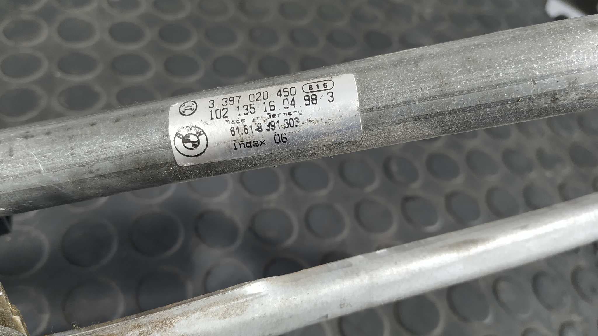 Recambio de MOTOR LIMPIA DELANTERO para BMW SERIE 3 BERLINA (E46) 1.9 CAT referencia OEM IAM 67638362155   - GRIS 2