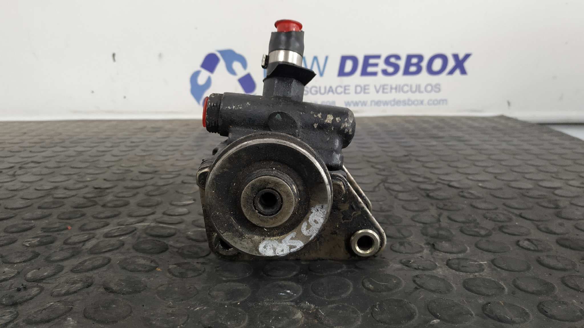 Recambio de BOMBA DIRECCION para PEUGEOT 405 BERLINA D9B referencia OEM IAM 7849701