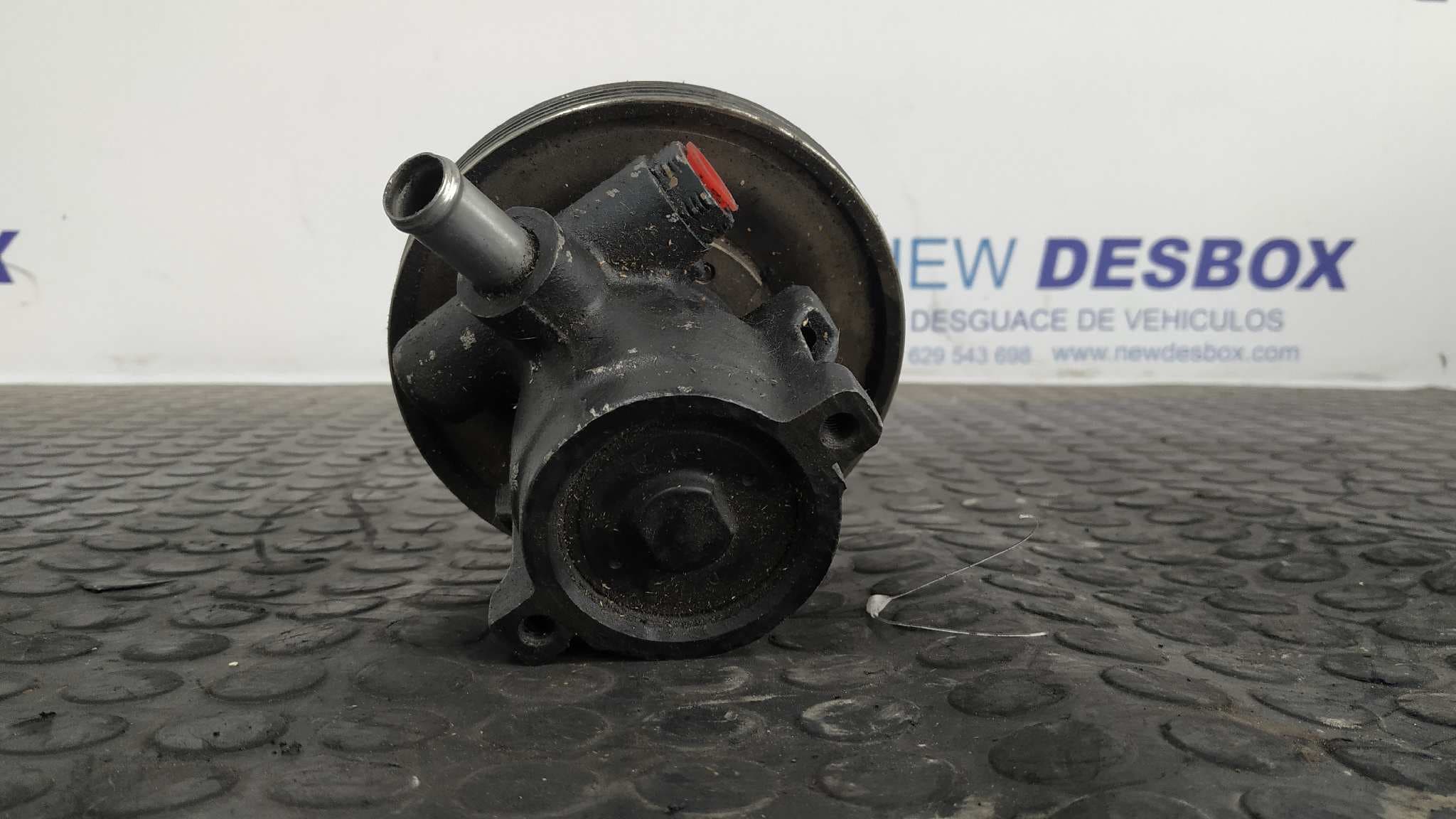 Recambio de BOMBA DIRECCION para PEUGEOT 405 BERLINA B1F referencia OEM IAM 7849701 6