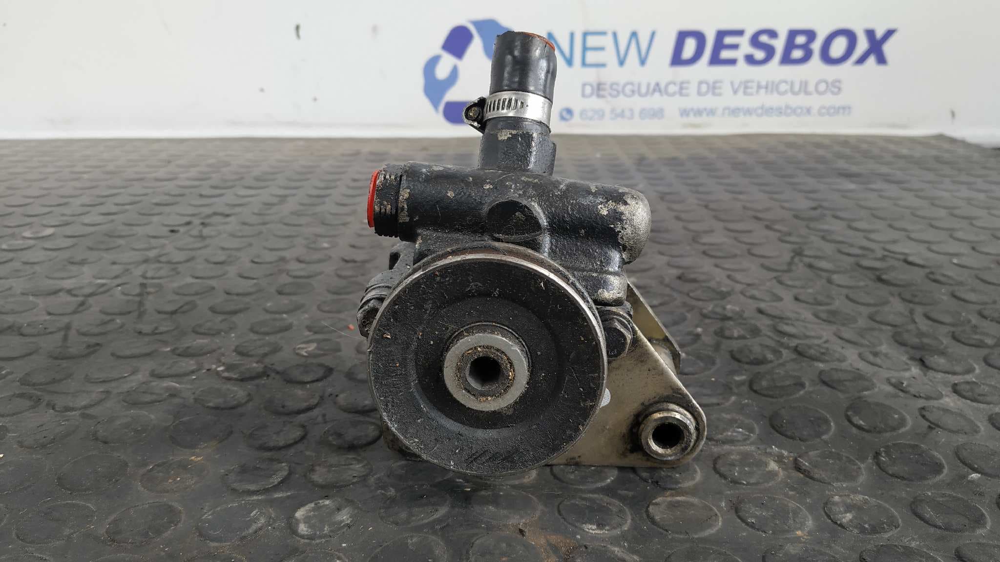 Recambio de BOMBA DIRECCION para PEUGEOT 405 BERLINA referencia OEM IAM 7849701