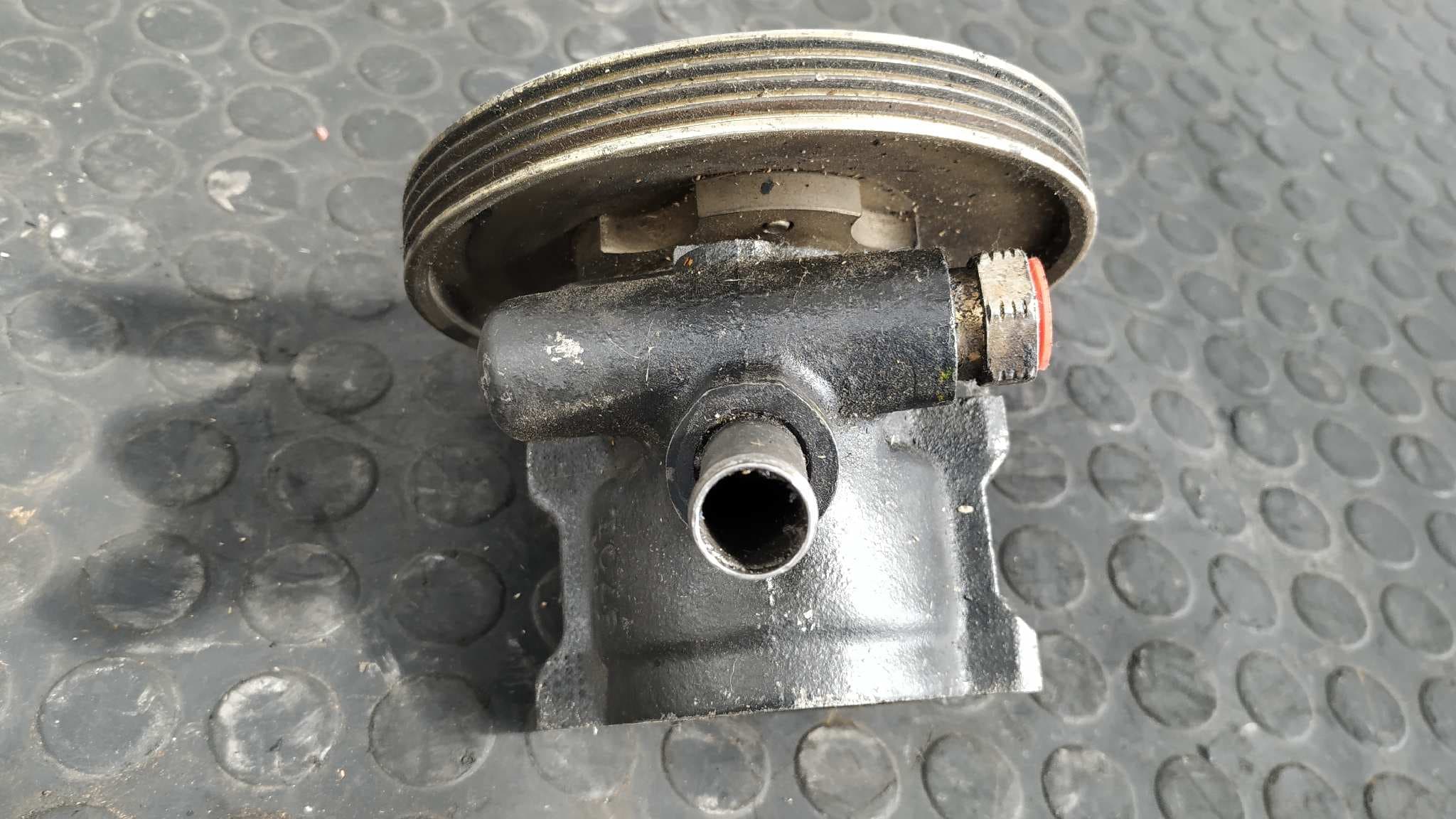 Recambio de BOMBA DIRECCION para PEUGEOT 405 BERLINA referencia OEM IAM 7849701 5