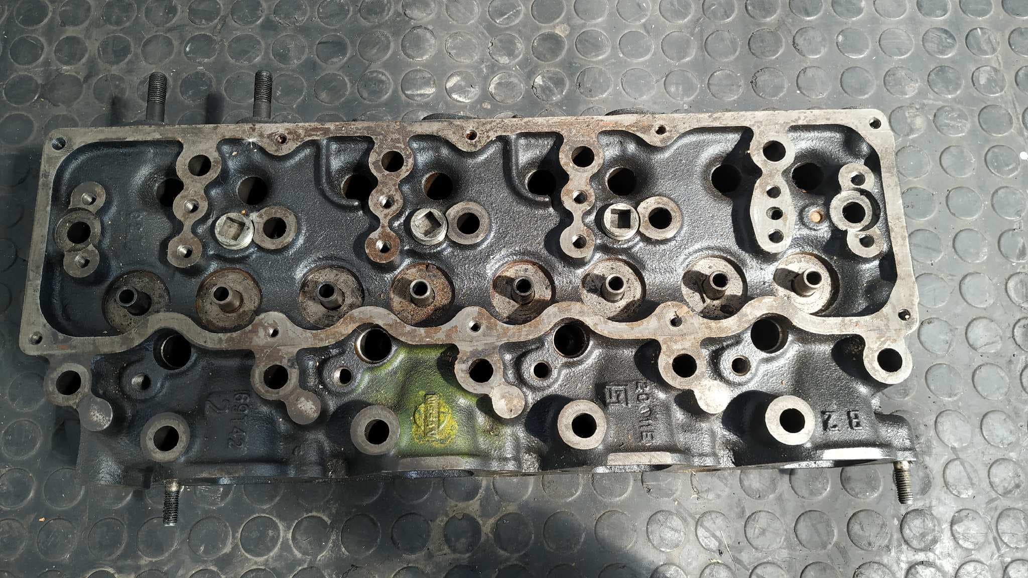 Recambio de CULATA para NISSAN TRADE 100 BD30D referencia OEM IAM 69T42 3