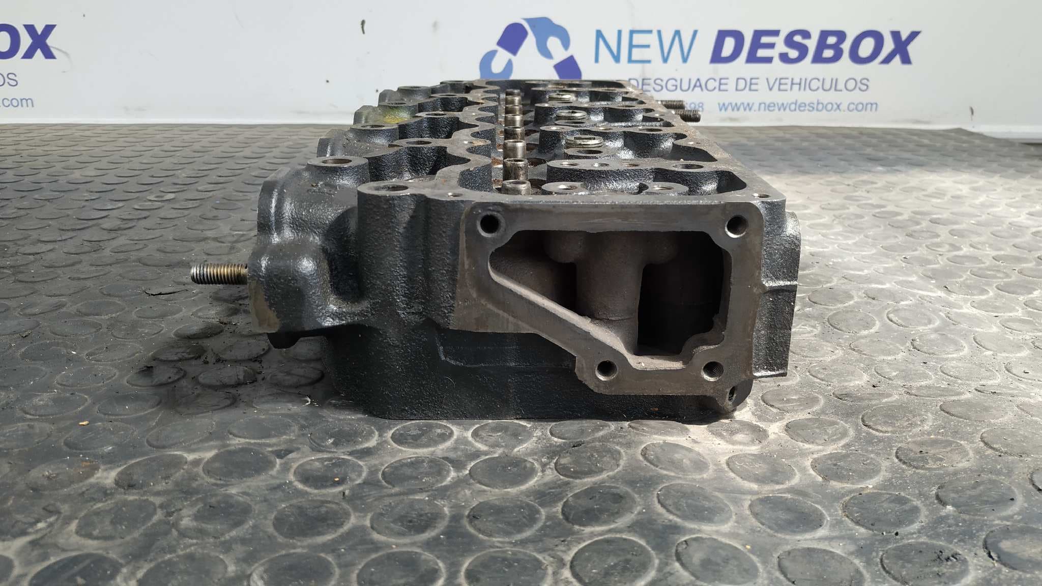 Recambio de CULATA para NISSAN TRADE 100 BD30D referencia OEM IAM 69T42 4