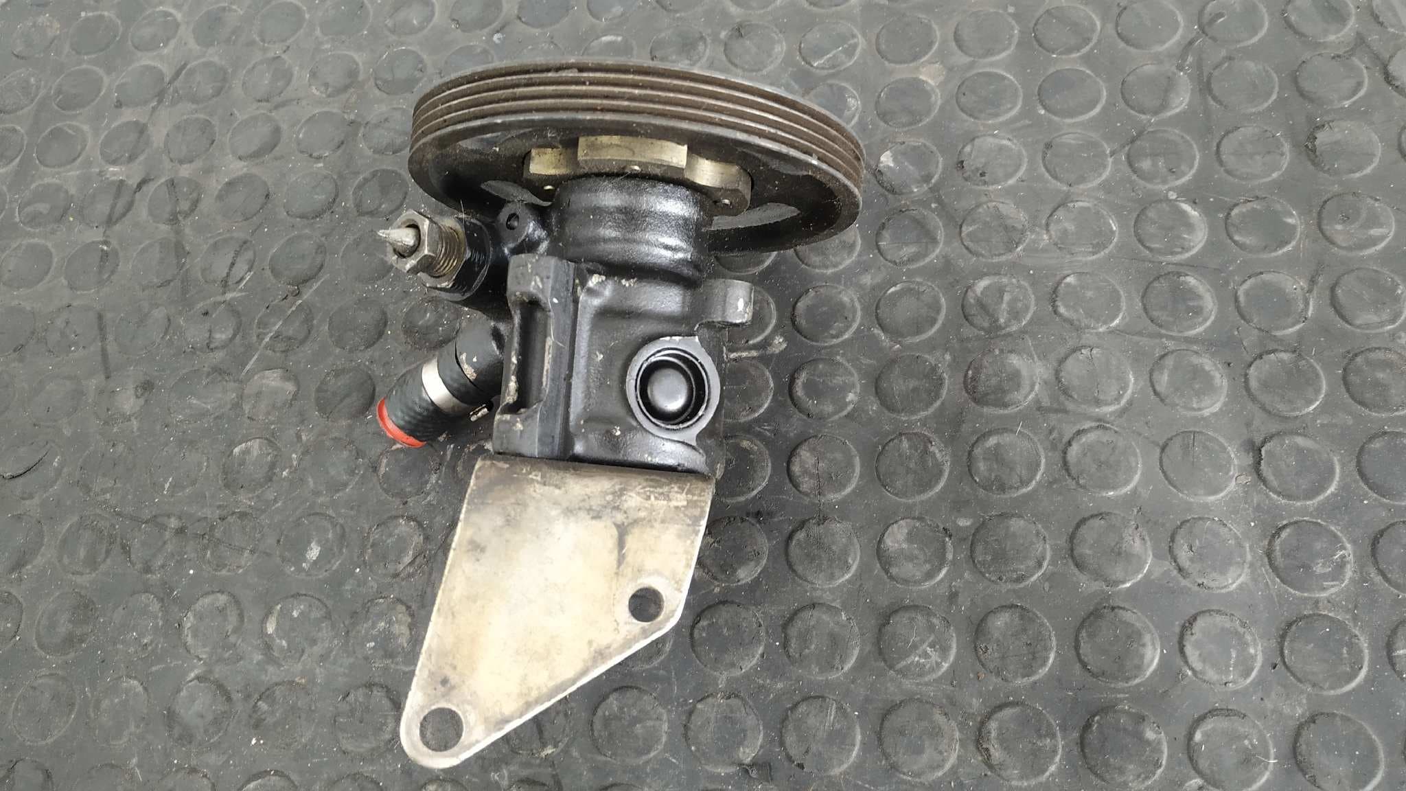 Recambio de BOMBA DIRECCION para PEUGEOT 405 BERLINA DKZ referencia OEM IAM 7839999 7