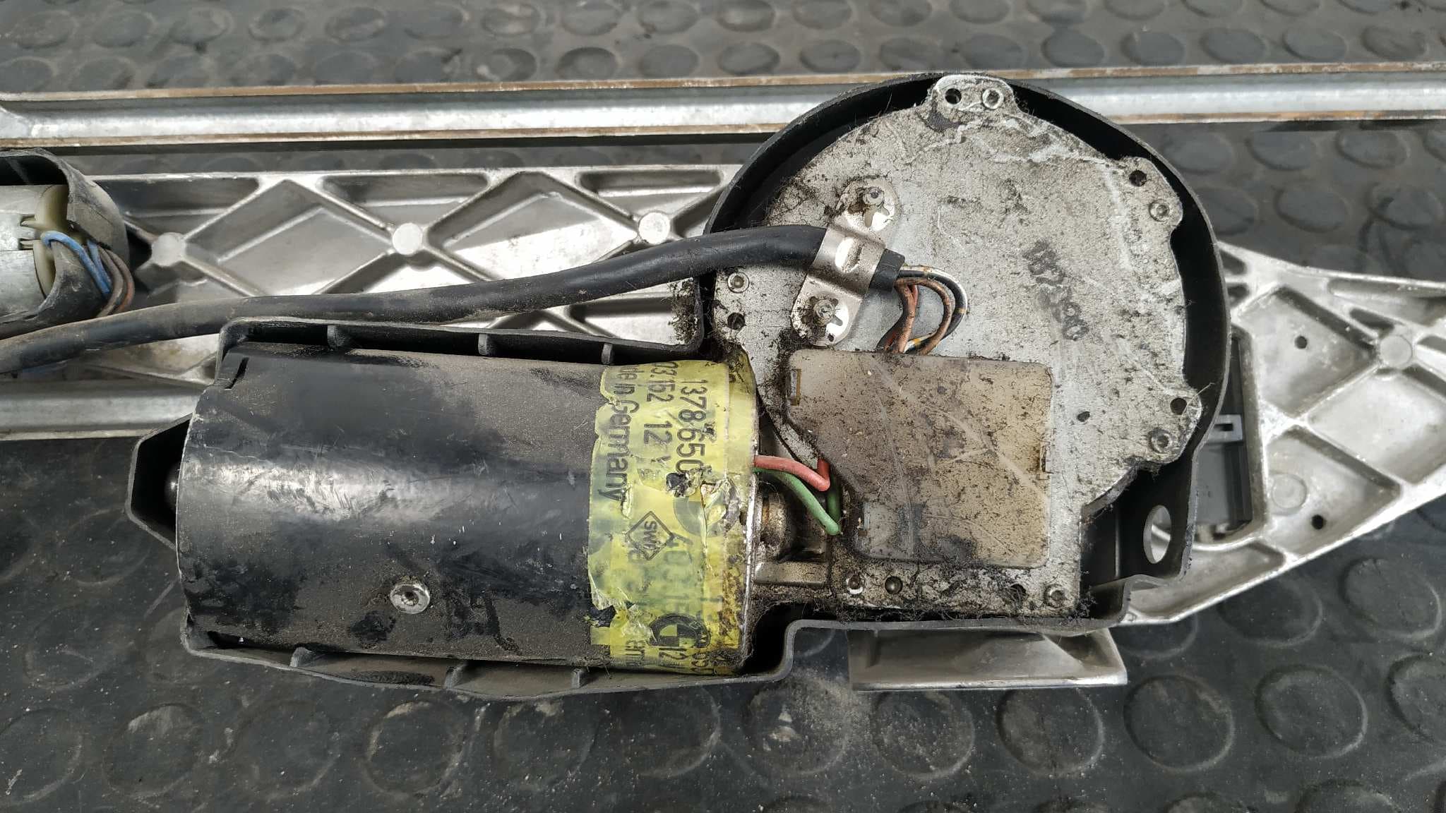 Recambio de MOTOR LIMPIA DELANTERO para BMW SERIE 7 (E32) referencia OEM IAM 1378650 3