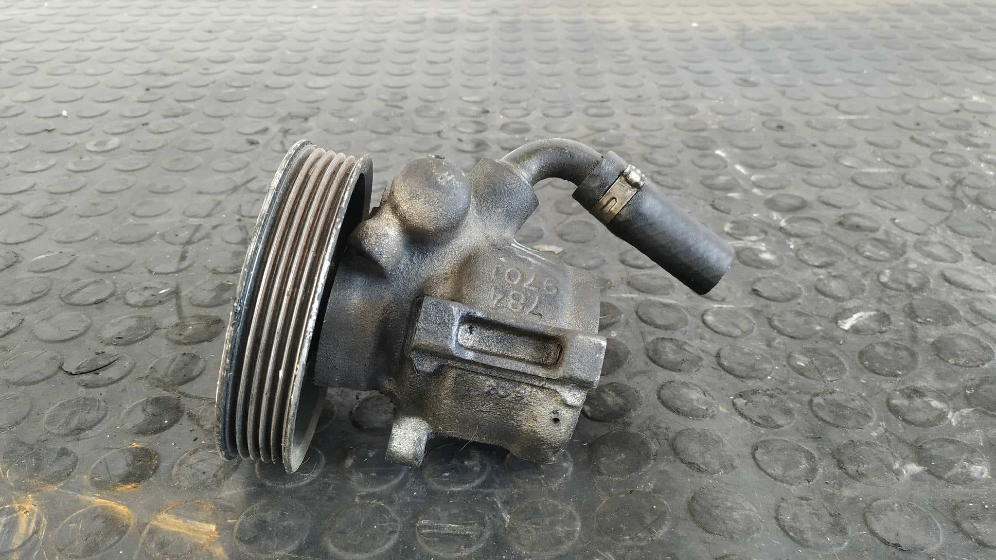Recambio de BOMBA DIRECCION para PEUGEOT 106 (S2) Long Beach D VJZ referencia OEM IAM 9619942280   - BLANCO 2