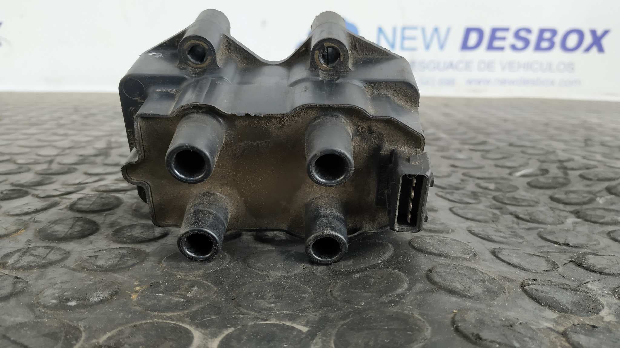 Recambio de BOBINA ENCENDIDO para PEUGEOT 306 BERLINA 3/4/5 PUERTAS (S2) LFZ referencia OEM IAM 2526040A