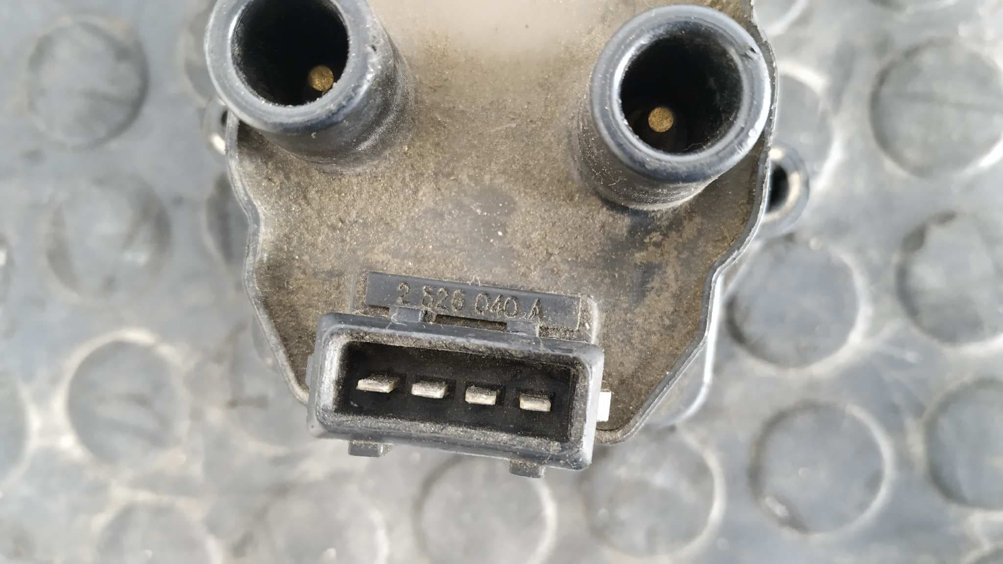 Recambio de BOBINA ENCENDIDO para PEUGEOT 306 BERLINA 3/4/5 PUERTAS (S2) LFZ referencia OEM IAM 2526040A 5