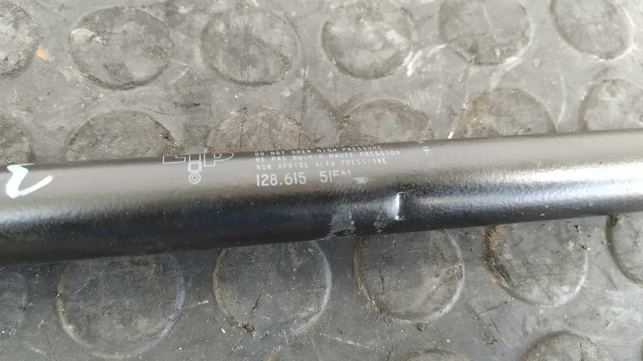 Recambio de AMORTIGUADORES MALETERO / PORTON para RENAULT MEGANE I SCENIC (JA0) 1.9 Diesel F8Q790 referencia OEM IAM 128615   - VERDE 2