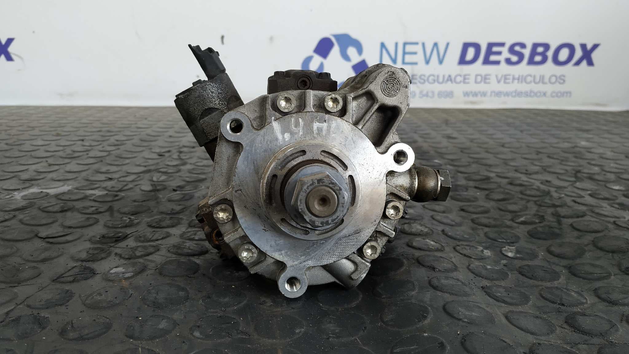 Recambio de BOMBA INYECCION para CITROEN C2 1.4 8HZ referencia OEM IAM 9658176080