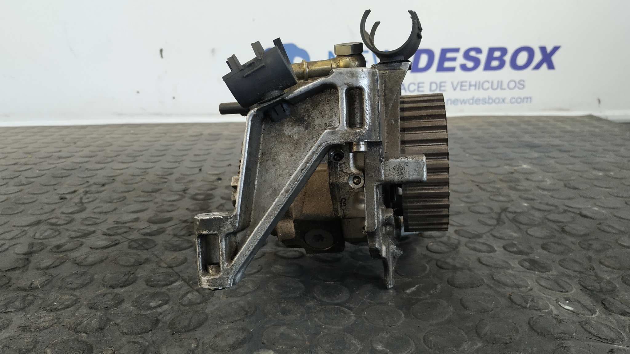 Recambio de BOMBA INYECCION para CITROEN XSARA BERLINA 8HX referencia OEM IAM 9637317380 3