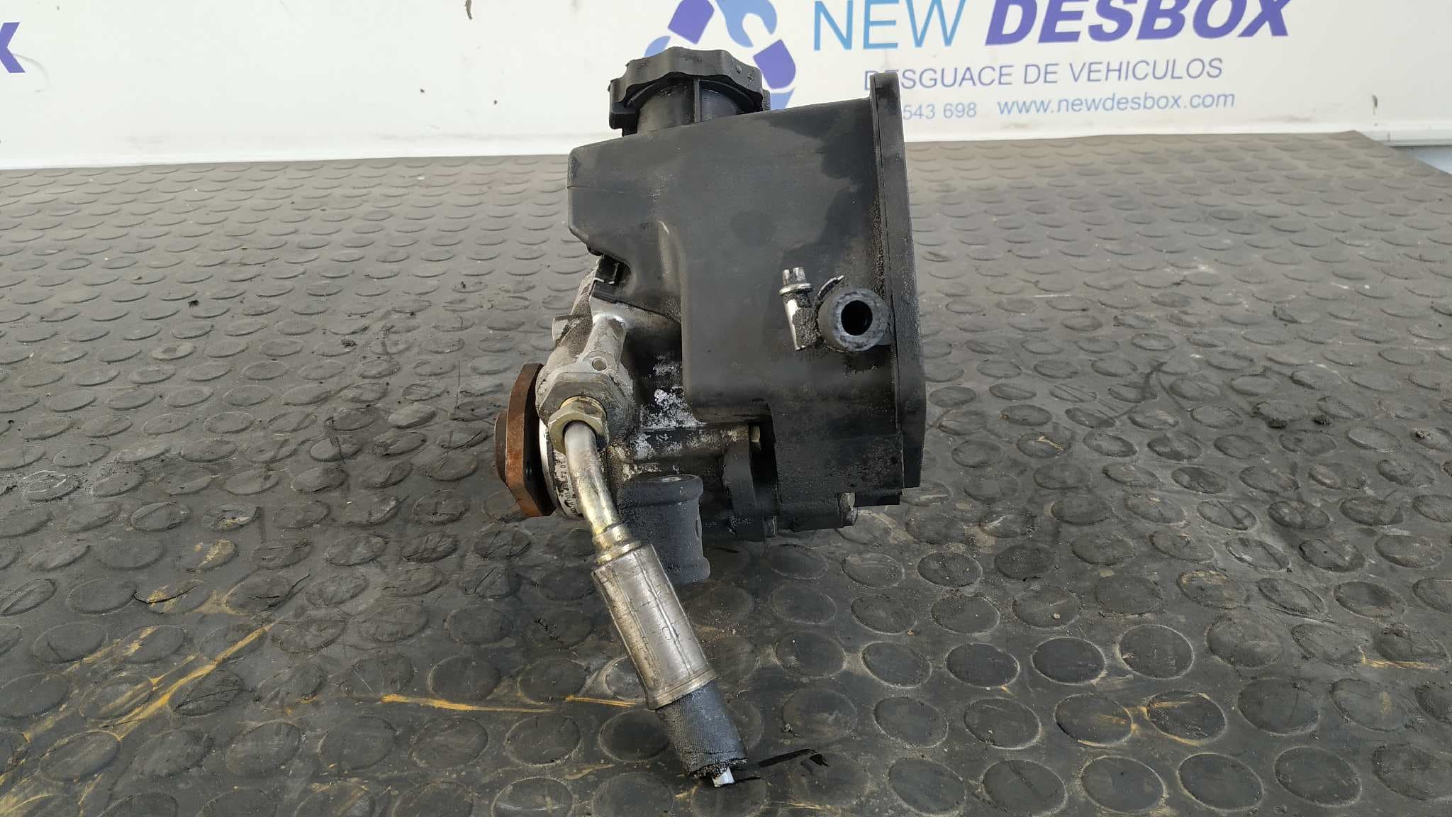 Recambio de BOMBA DIRECCION para MERCEDES-BENZ VITO CAJA CERRADA 6.03 -> 109  CDI  Compacto  (639.601) 646983 referencia OEM IAM A0034667201   - BLANCO 5