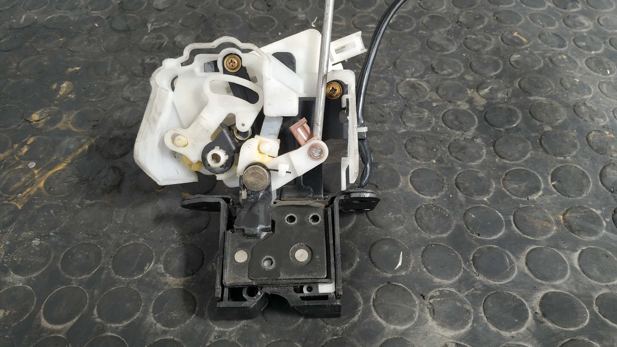 Recambio de CERRADURA MALETERO / PORTON para MAZDA 6 BERLINA (GG) 2.0 CRTD 136 Active (4-ptas.) RF5C referencia OEM IAM B6701   - AZUL 2