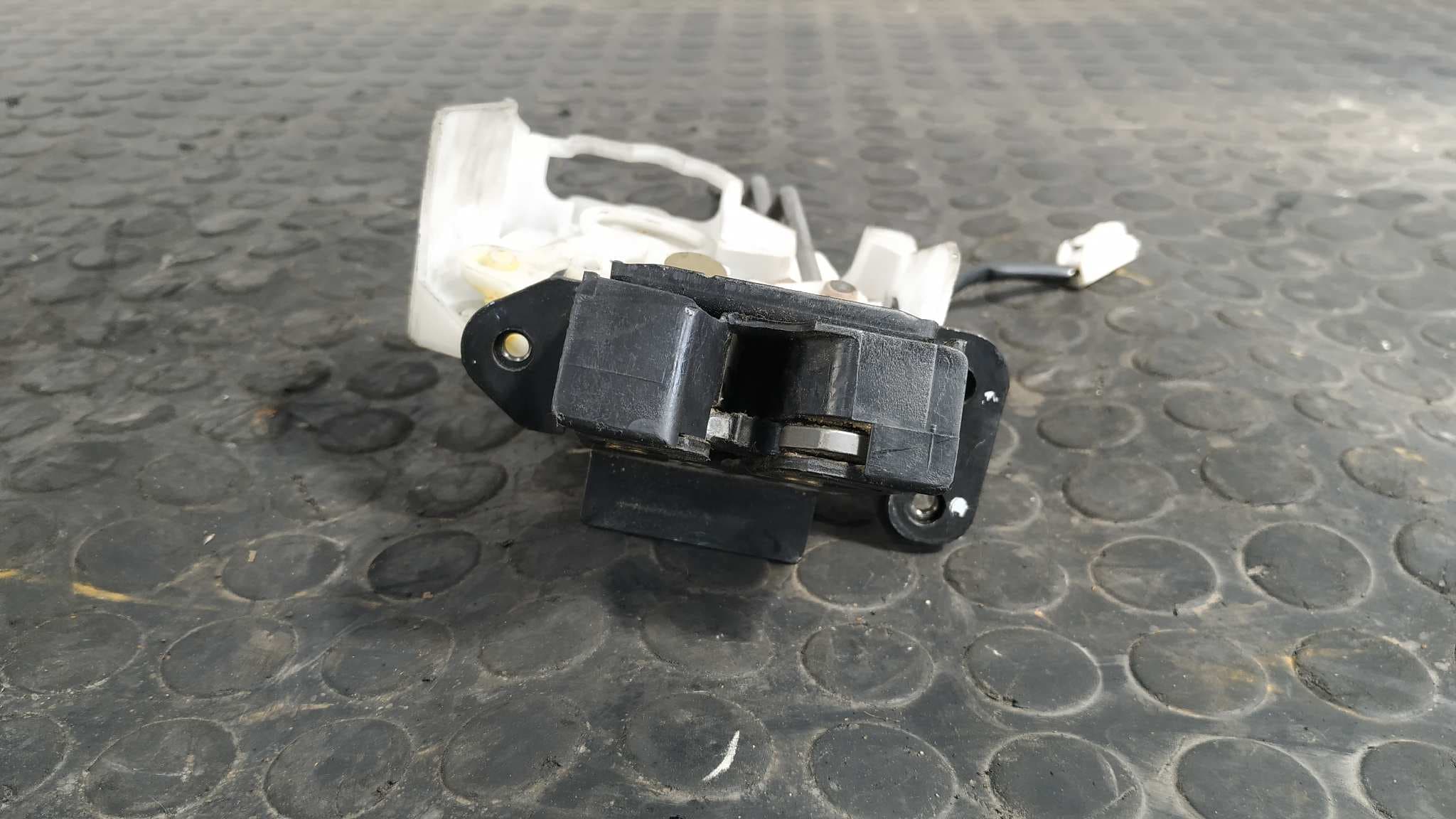 Recambio de CERRADURA MALETERO / PORTON para MAZDA 6 BERLINA (GG) 2.0 CRTD 136 Active (4-ptas.) RF5C referencia OEM IAM B6701   - AZUL 6