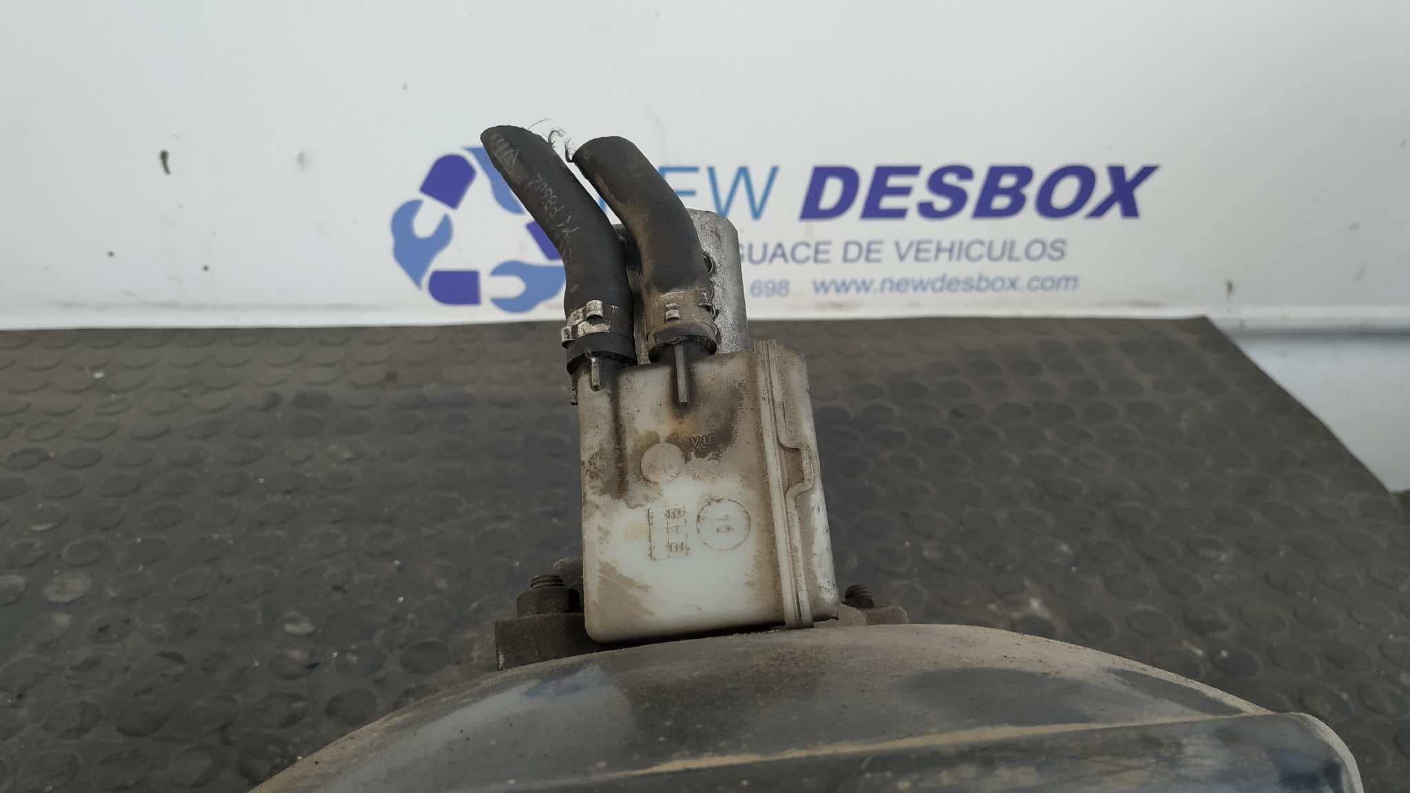 Recambio de BOMBA FRENO para MERCEDES-BENZ VITO CAJA CERRADA 6.03 -> 109  CDI  Compacto  (639.601) 646983 referencia OEM IAM A0004316901   - BLANCO 4