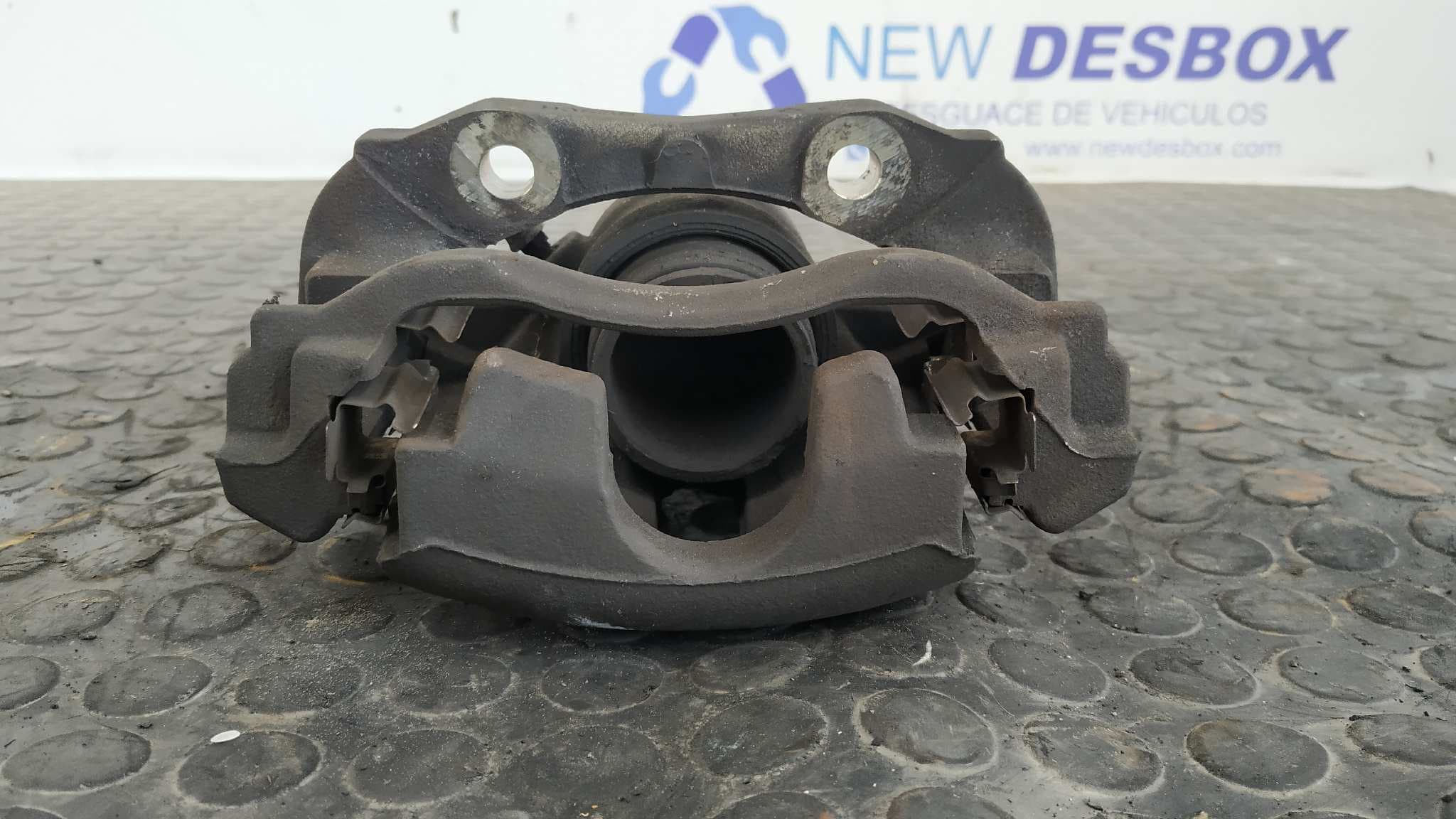 Recambio de PINZA DE FRENO DELANTERA IZQUIERDA para CITROEN XSARA PICASSO 6FZEW7J4 referencia OEM IAM Y01131   - BLANCO 3