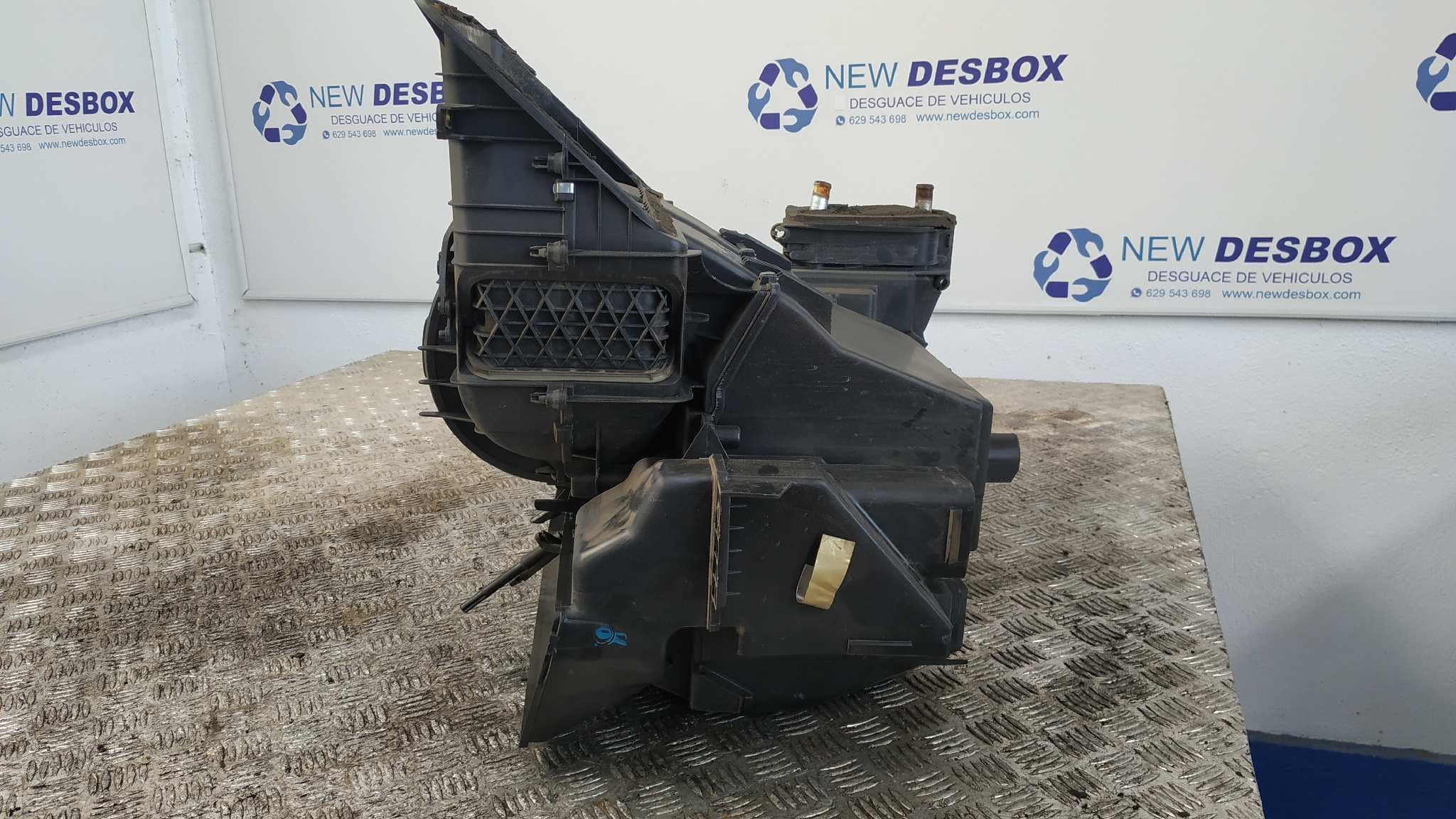 Recambio de CALEFACCION ENTERA NORMAL para MERCEDES-BENZ VITO CAJA CERRADA 6.03 -> 646983 referencia OEM IAM A6398301161KZ   - BLANCO 3
