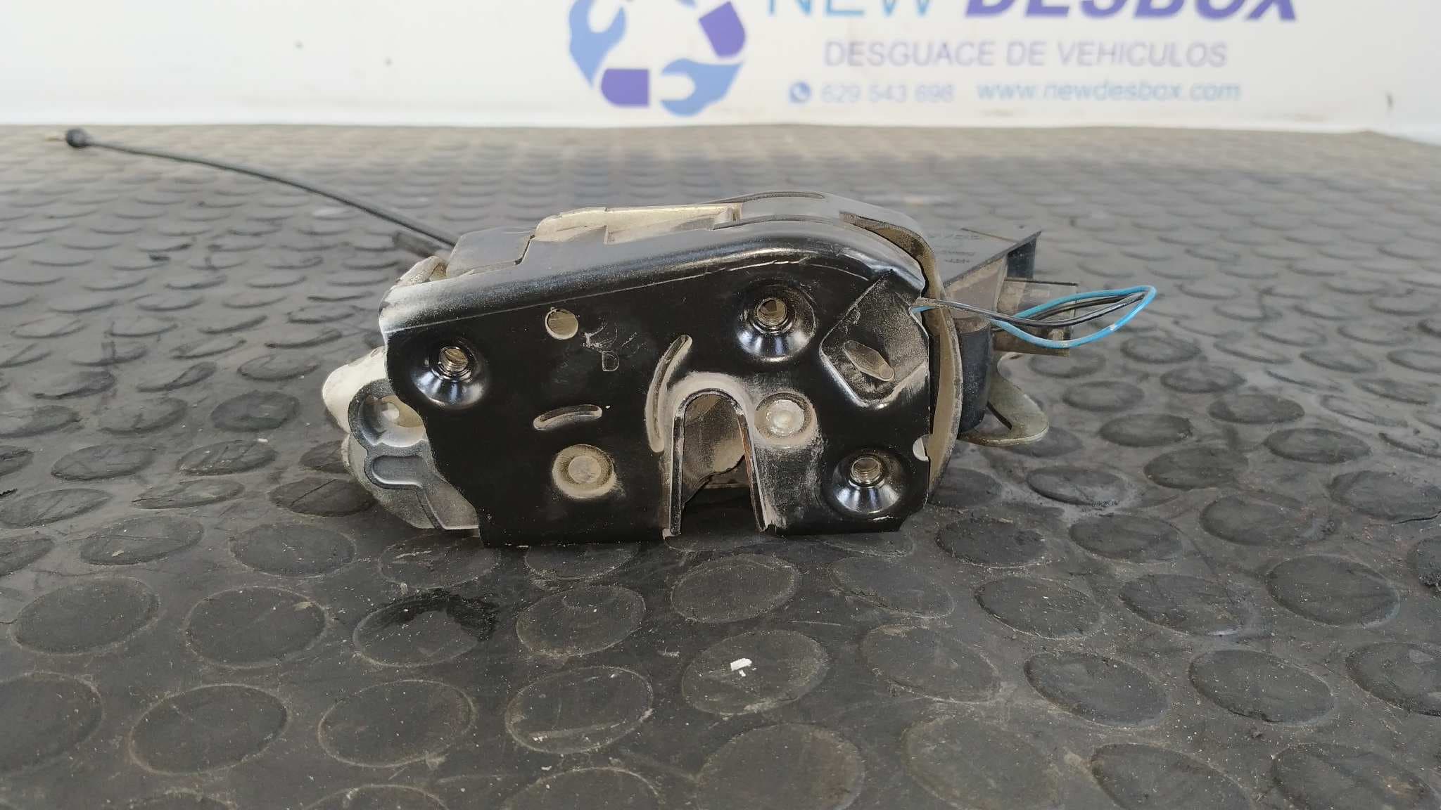 Recambio de CERRADURA PUERTA DELANTERA DERECHA para MERCEDES-BENZ VITO CAJA CERRADA 6.03 -> 109  CDI  Compacto  (639.601) 646983 referencia OEM IAM A6397201035   - BLANCO 5