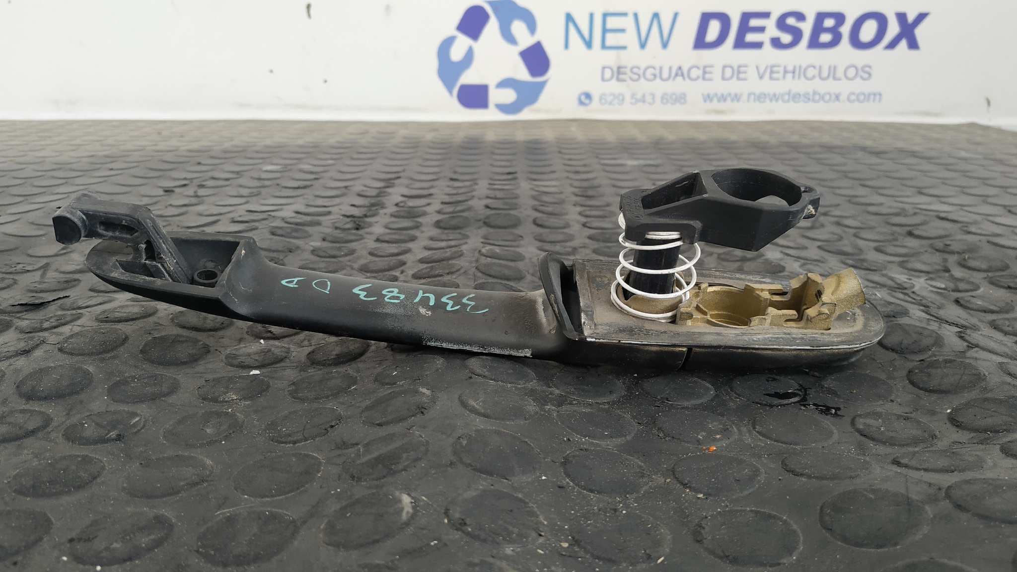 Recambio de MANETA DELANTERA DERECHA para MERCEDES-BENZ VITO CAJA CERRADA 6.03 -> 109  CDI  Compacto  (639.601) 646983 referencia OEM IAM 00076042599B27   - BLANCO 3